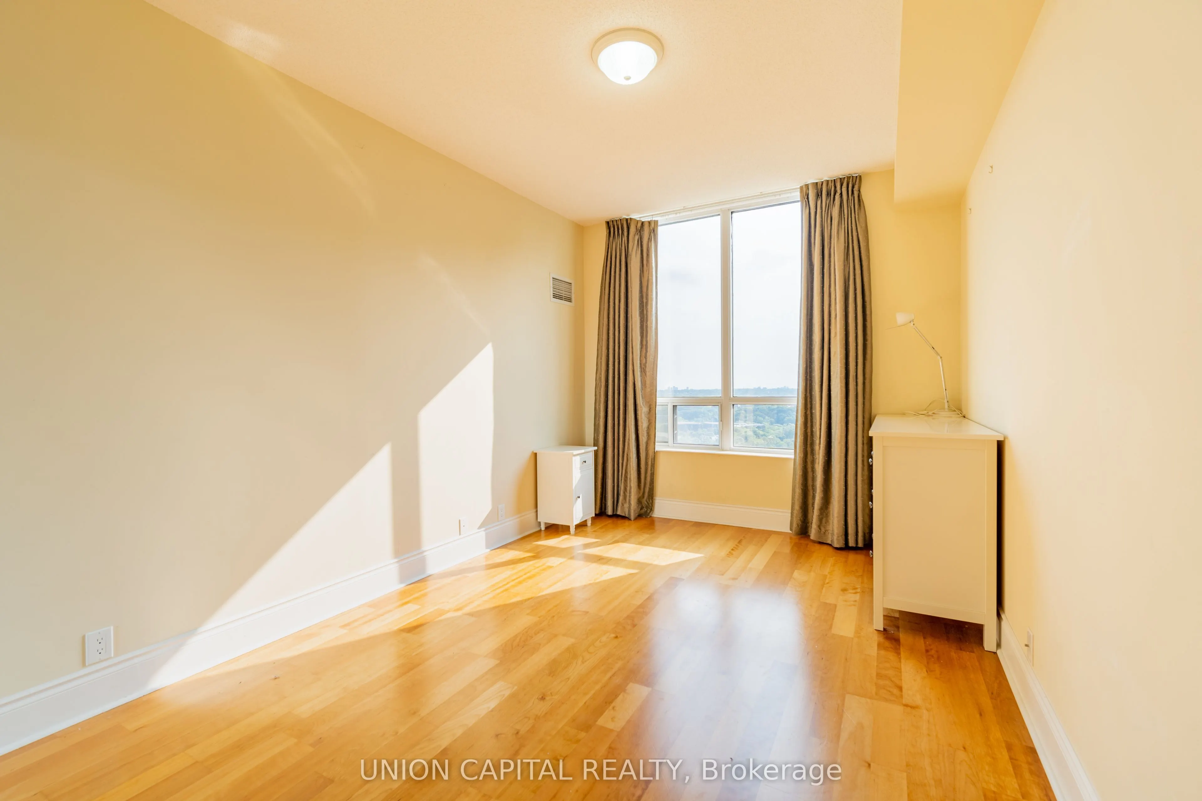 80 Harrison Garden Boulevard, #2626