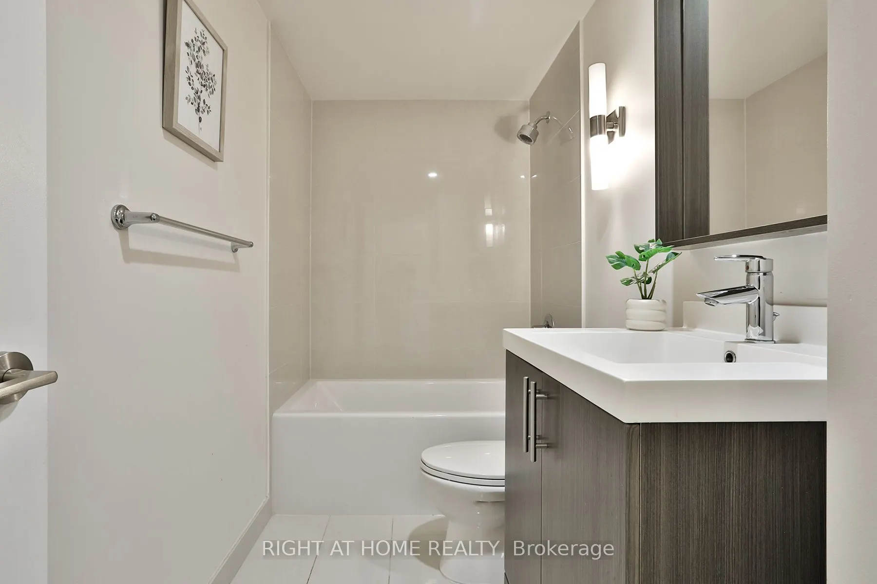 18 Graydon Hall Drive, #709