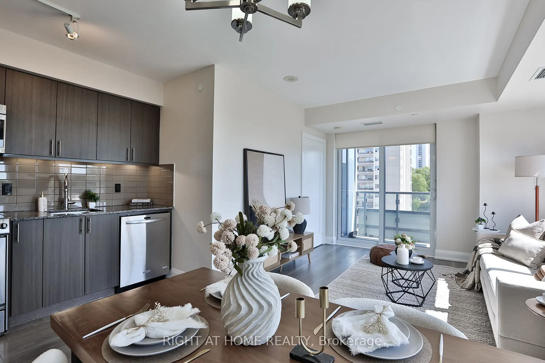 18 Graydon Hall Drive, #709