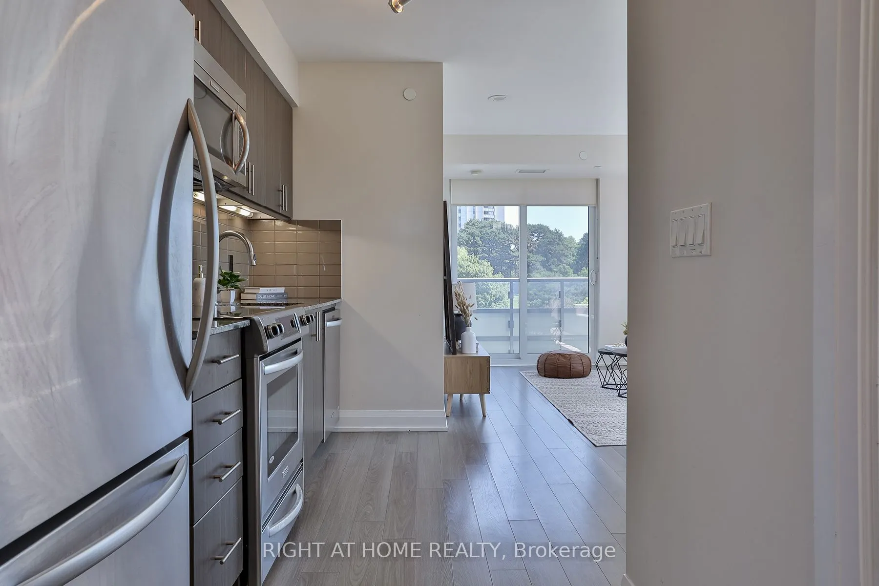 18 Graydon Hall Drive, #709