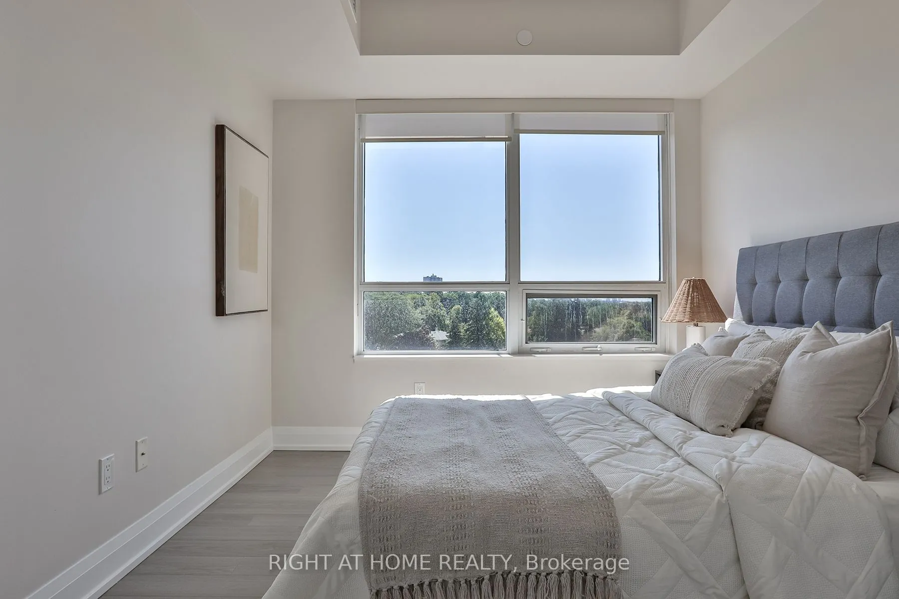 18 Graydon Hall Drive, #709