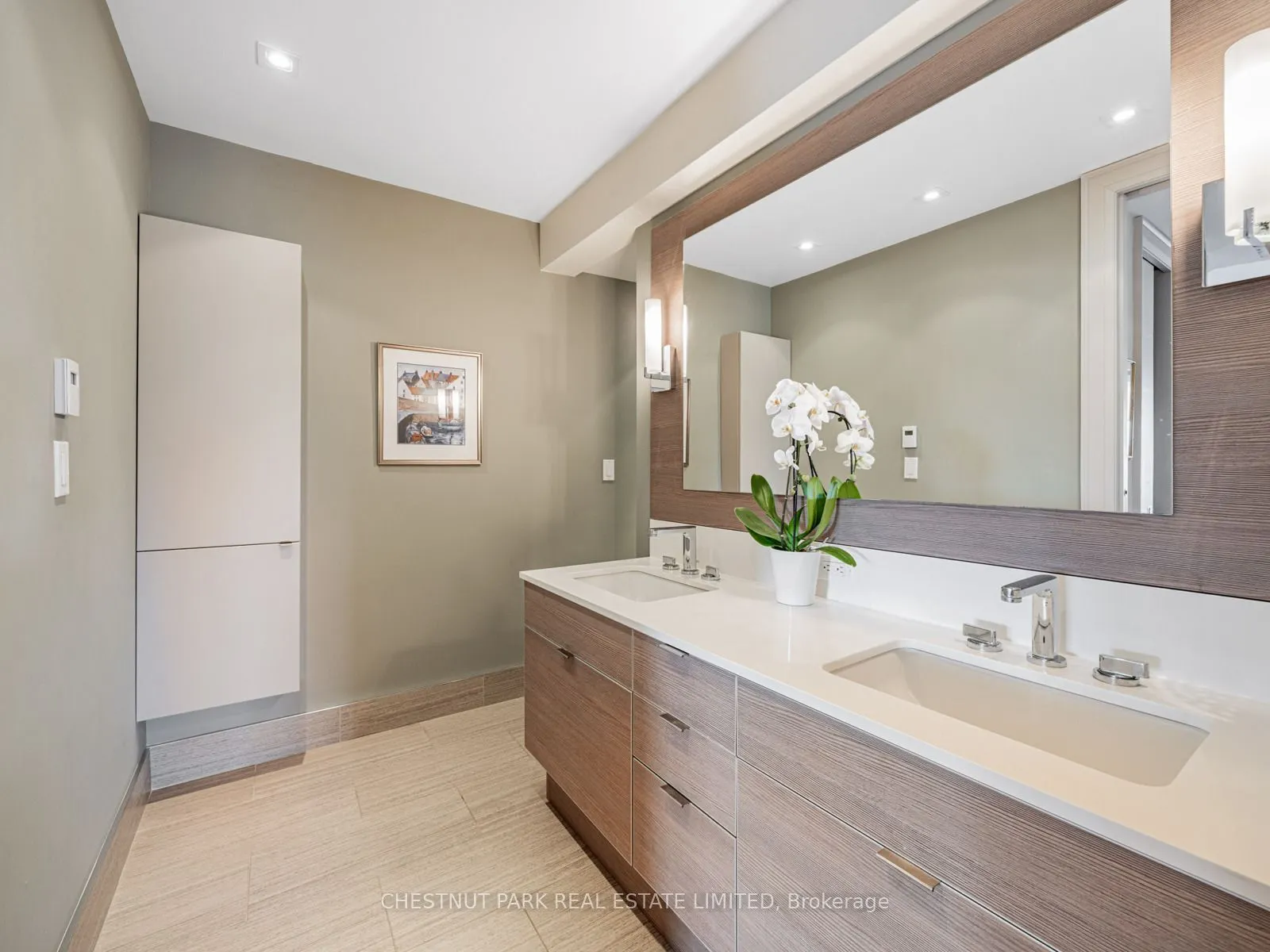 423 Avenue Road, #8