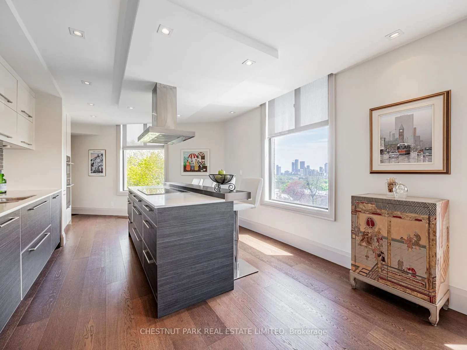 423 Avenue Road, #8