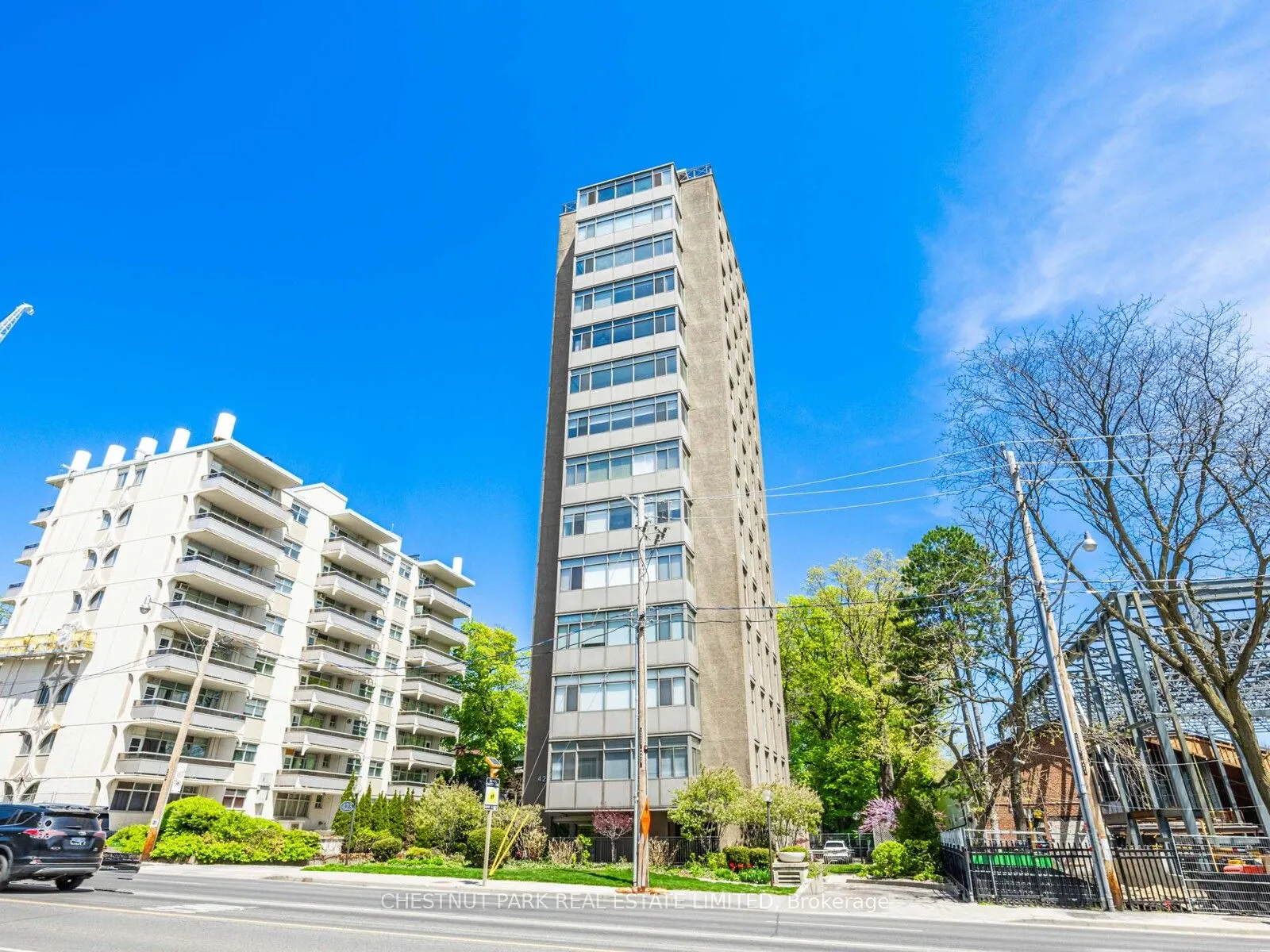 423 Avenue Road, #8