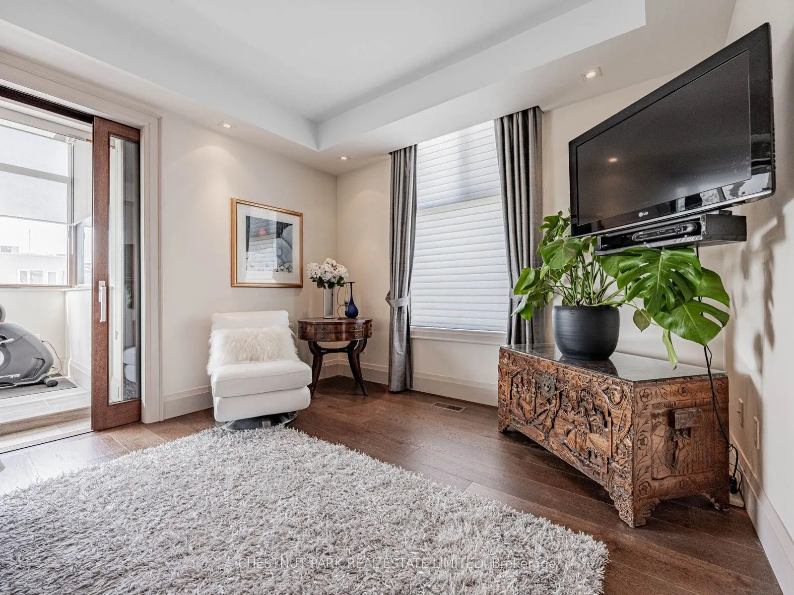 423 Avenue Road, #8