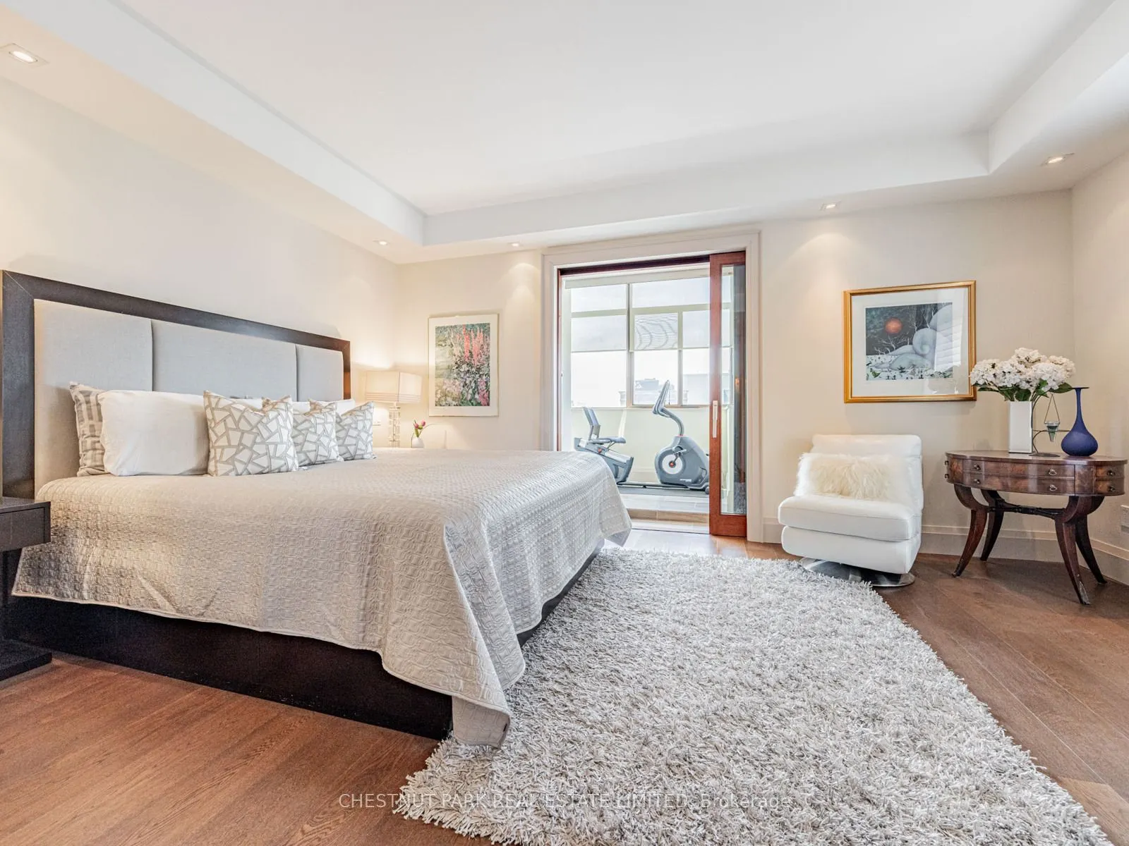 423 Avenue Road, #8