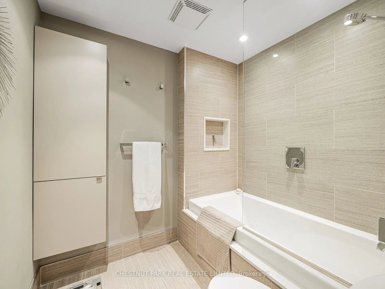423 Avenue Road, #8