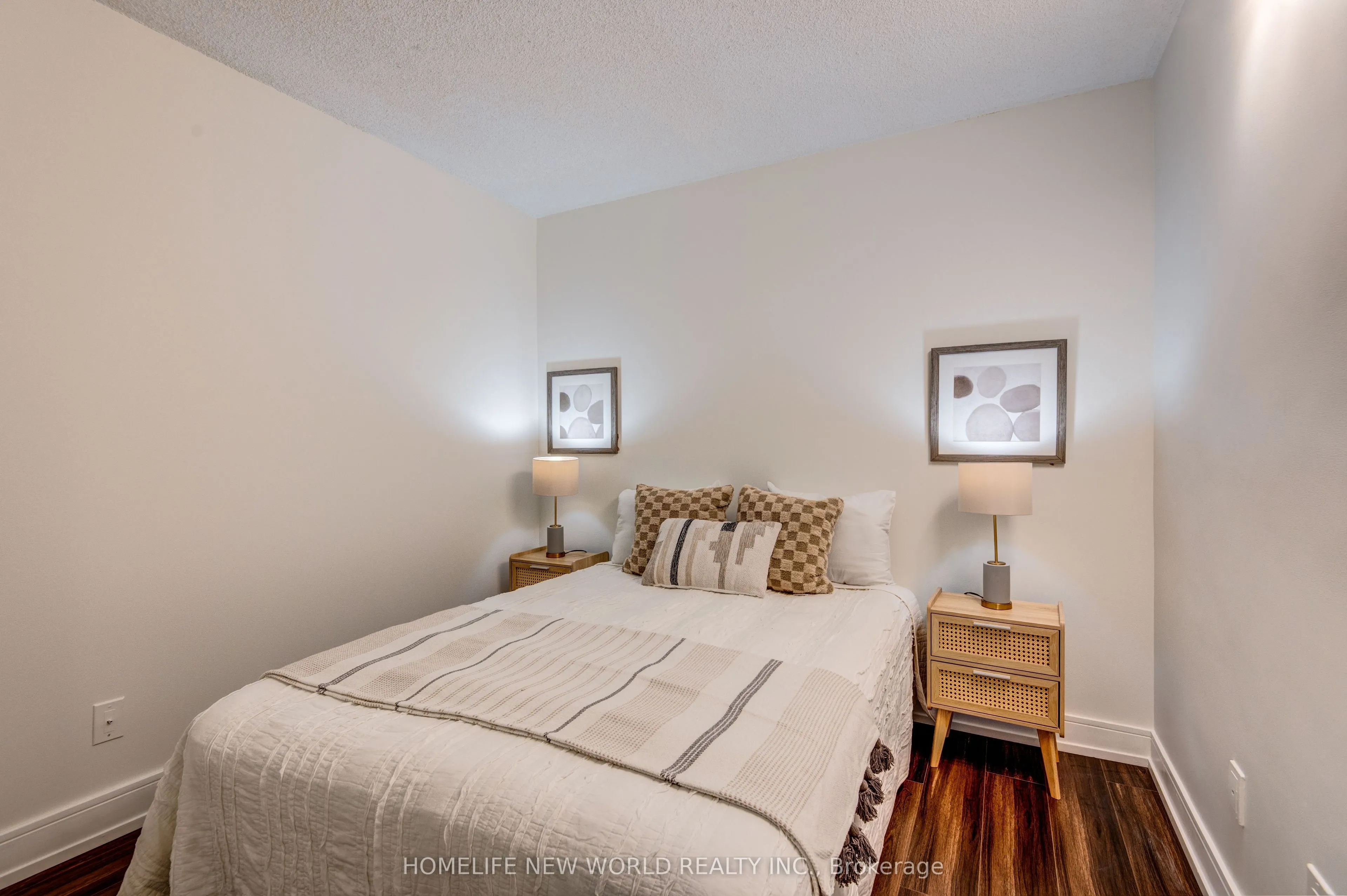 208 Queens Quay W, #903