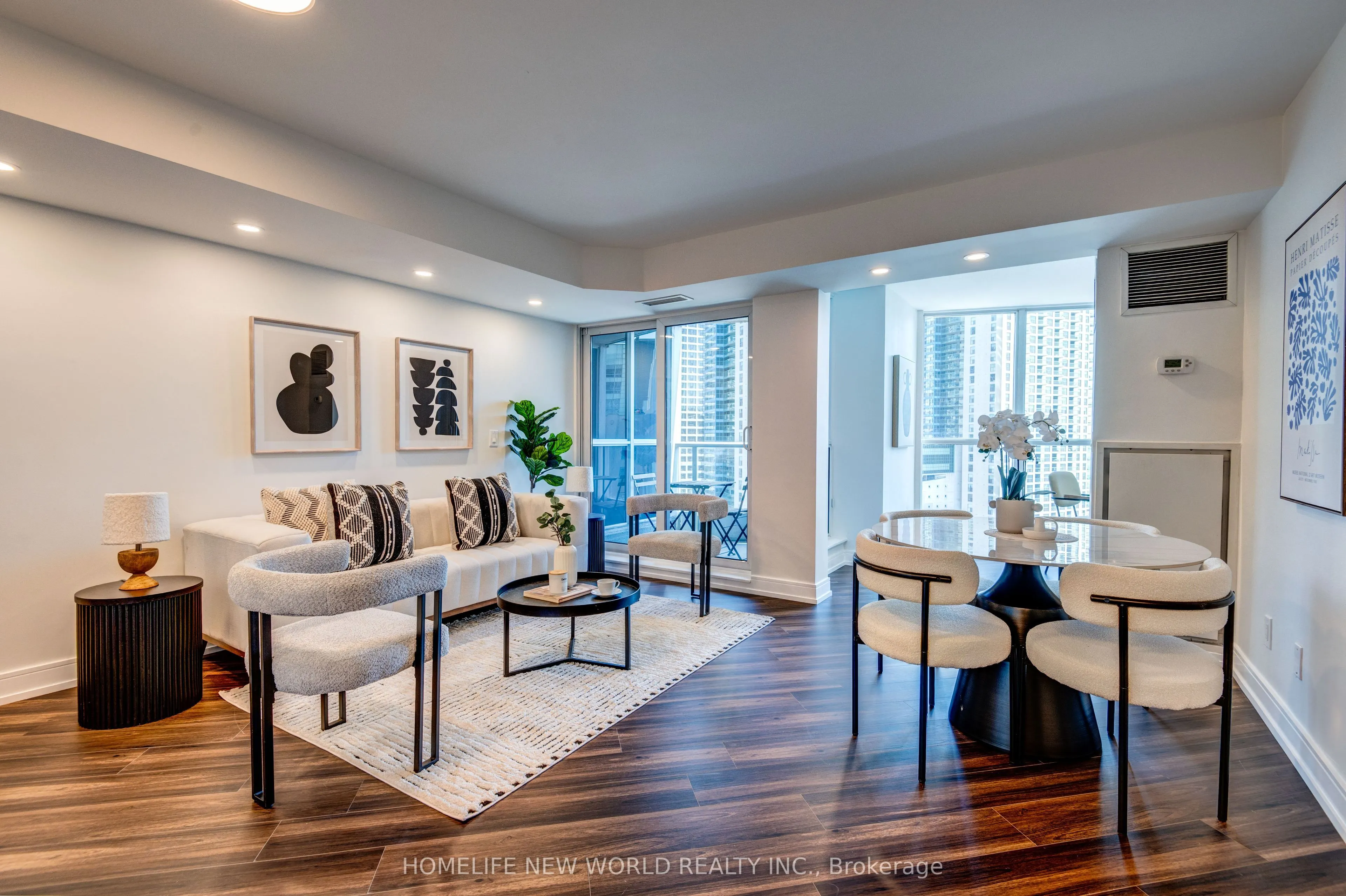 208 Queens Quay W, #903