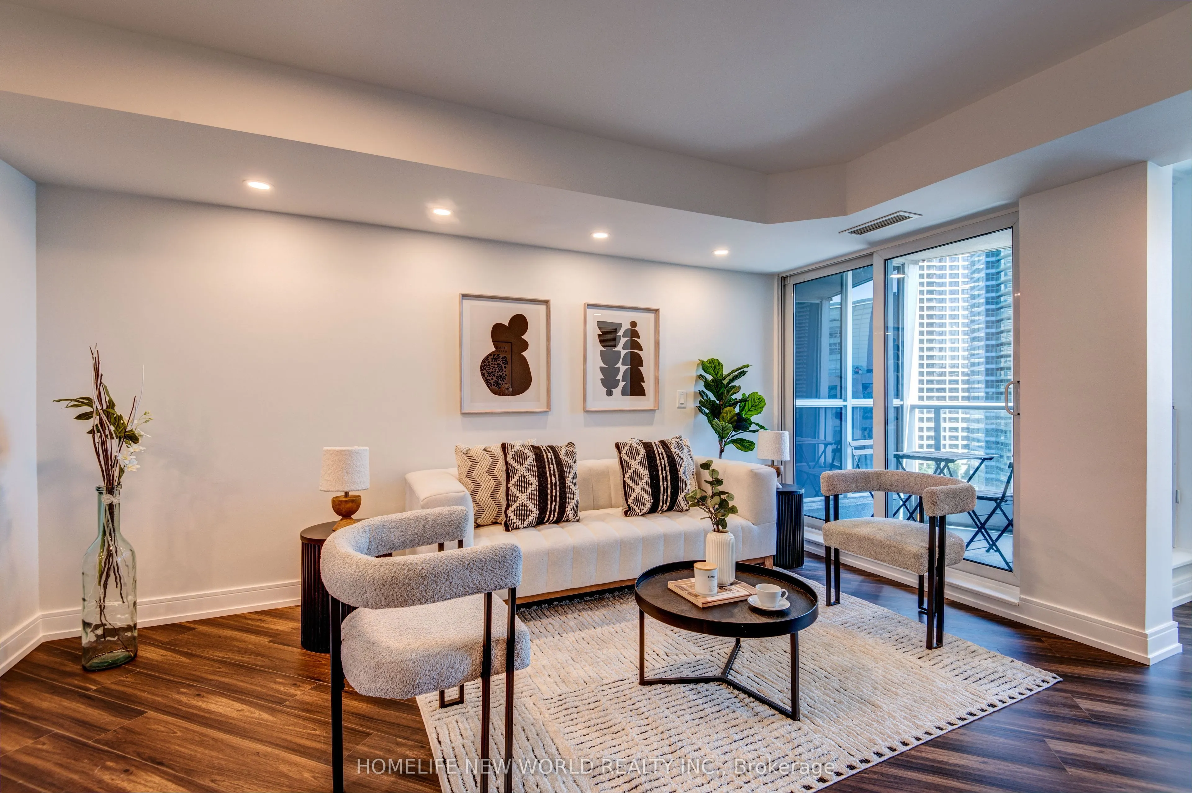 208 Queens Quay W, #903