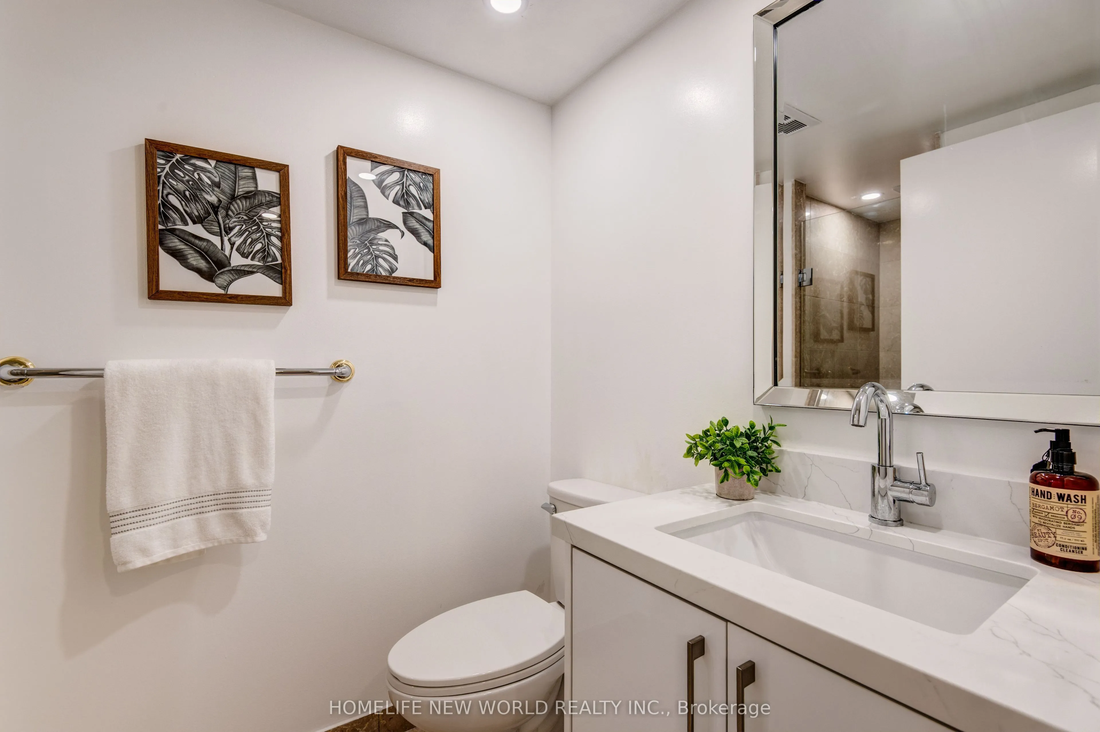 208 Queens Quay W, #903