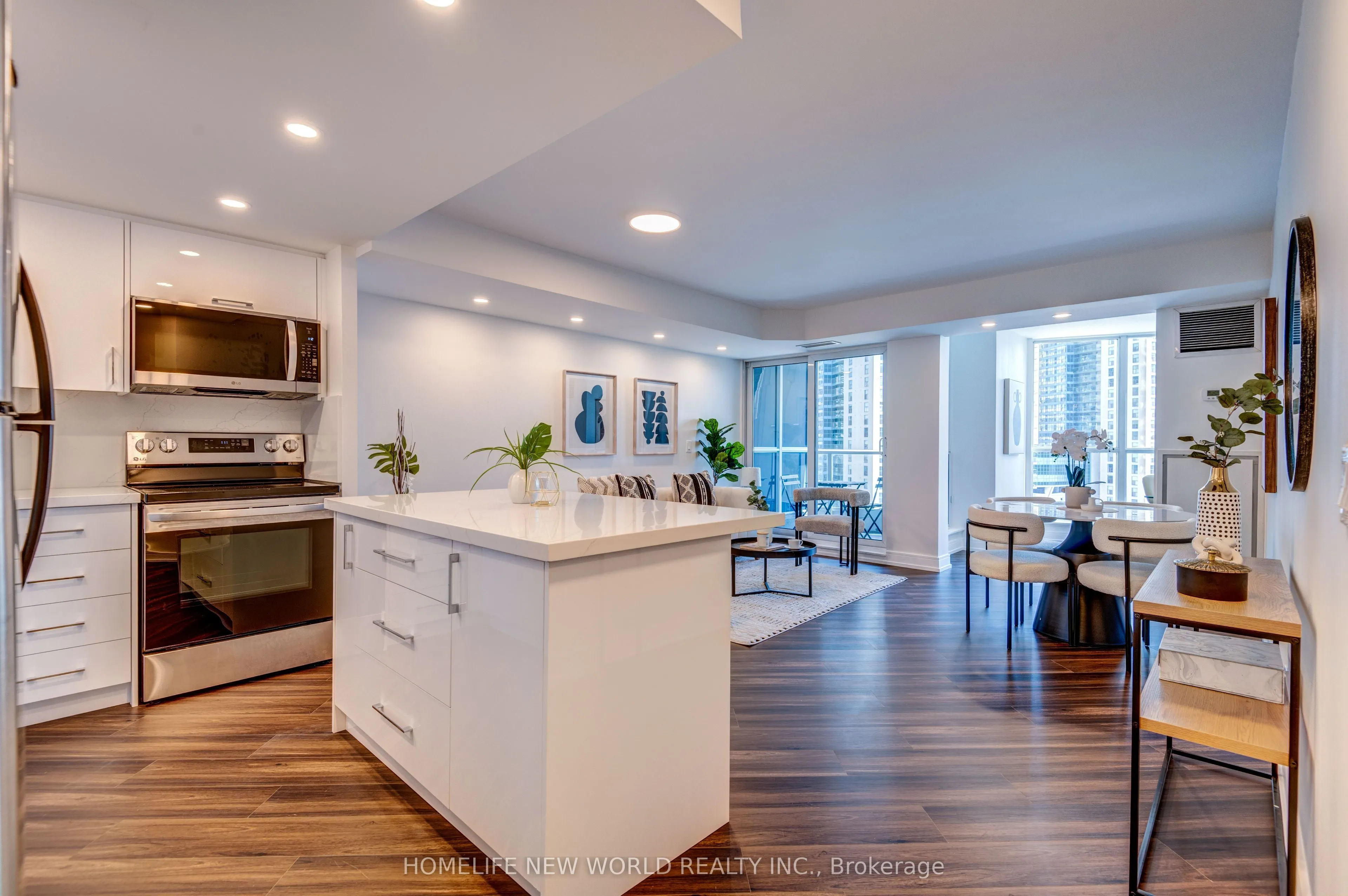 208 Queens Quay W, #903