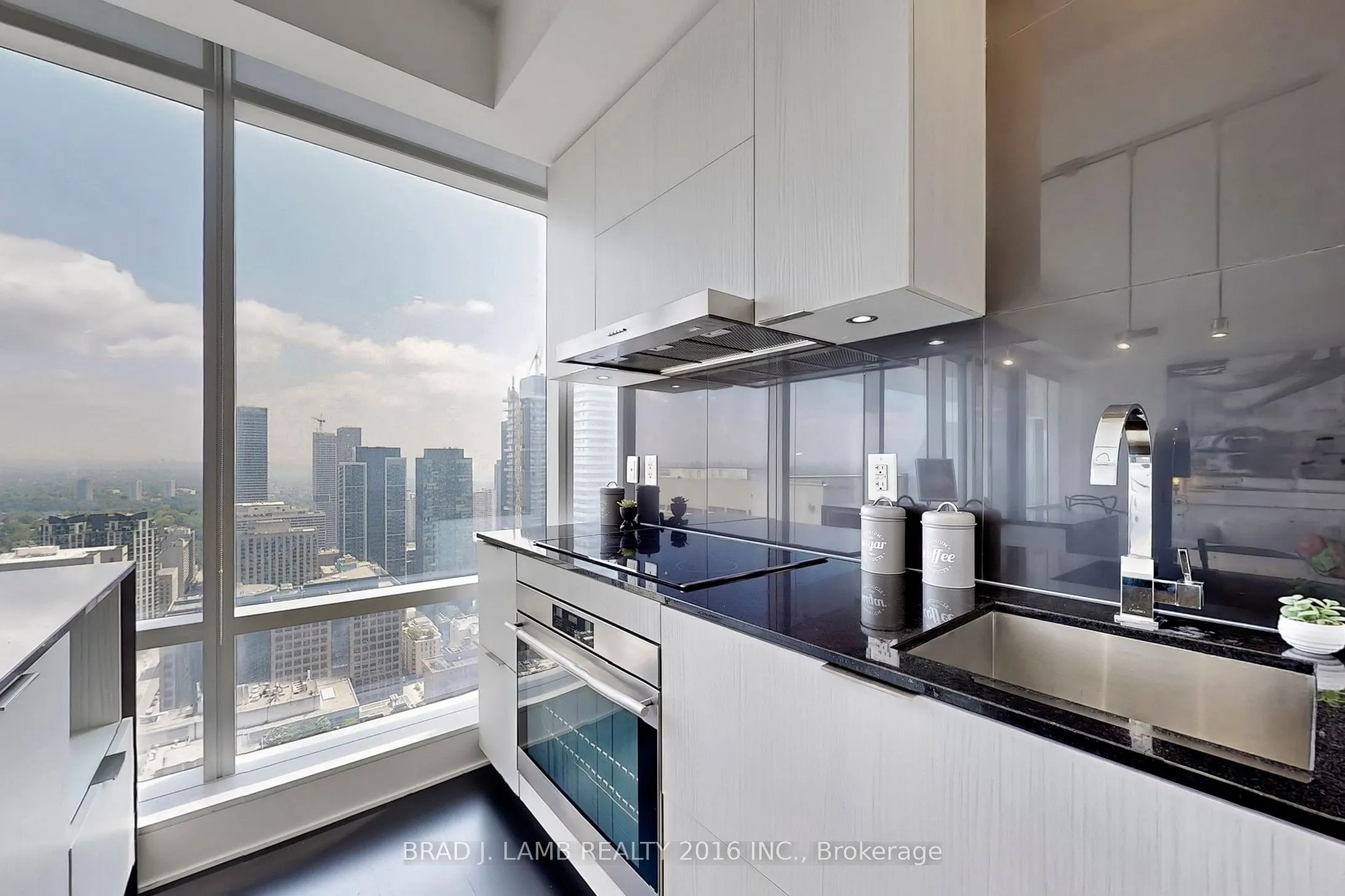 1 Bloor Street E, #3903