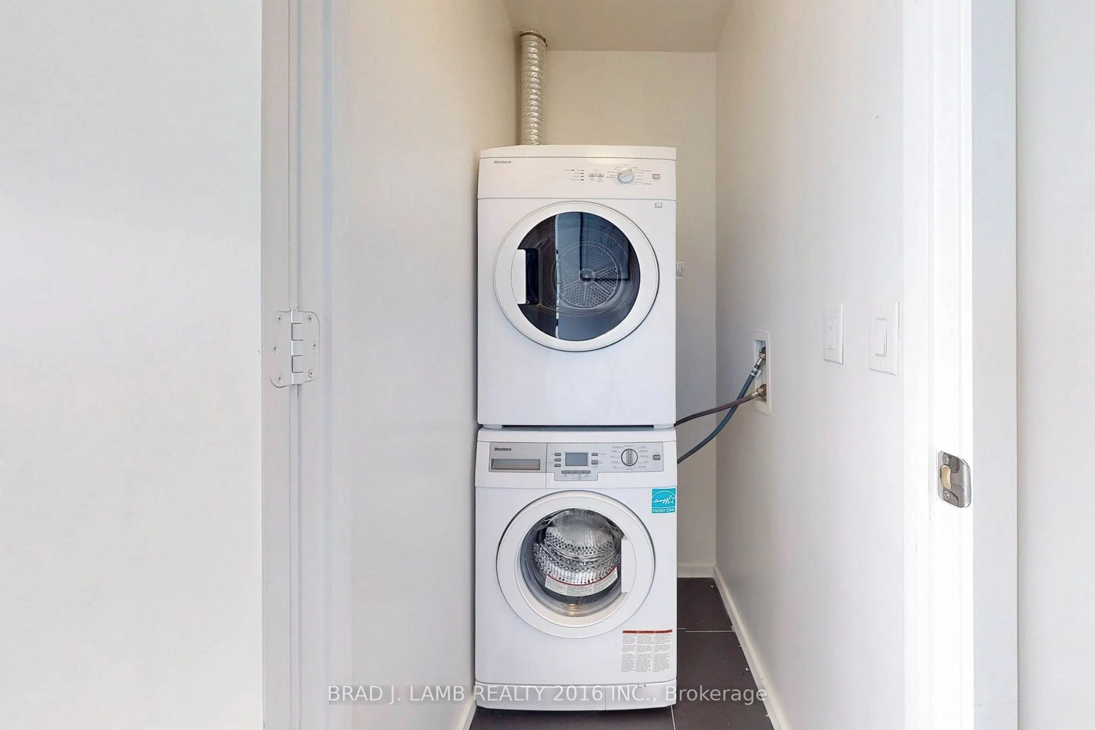 1 Bloor Street E, #3903