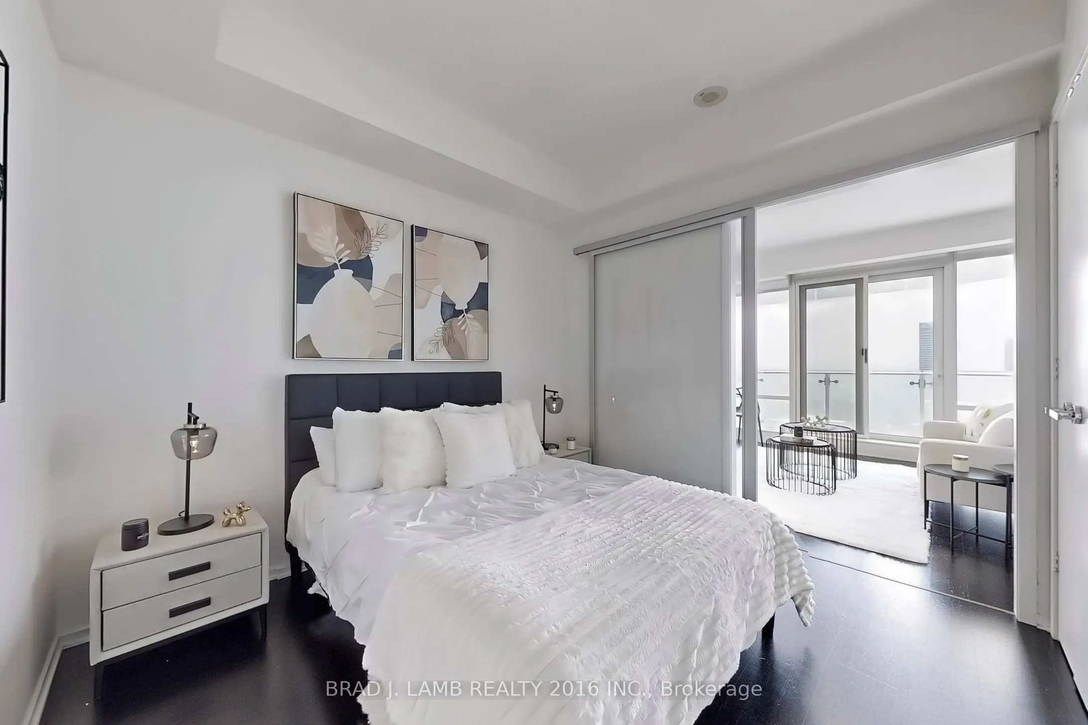 1 Bloor Street E, #3903