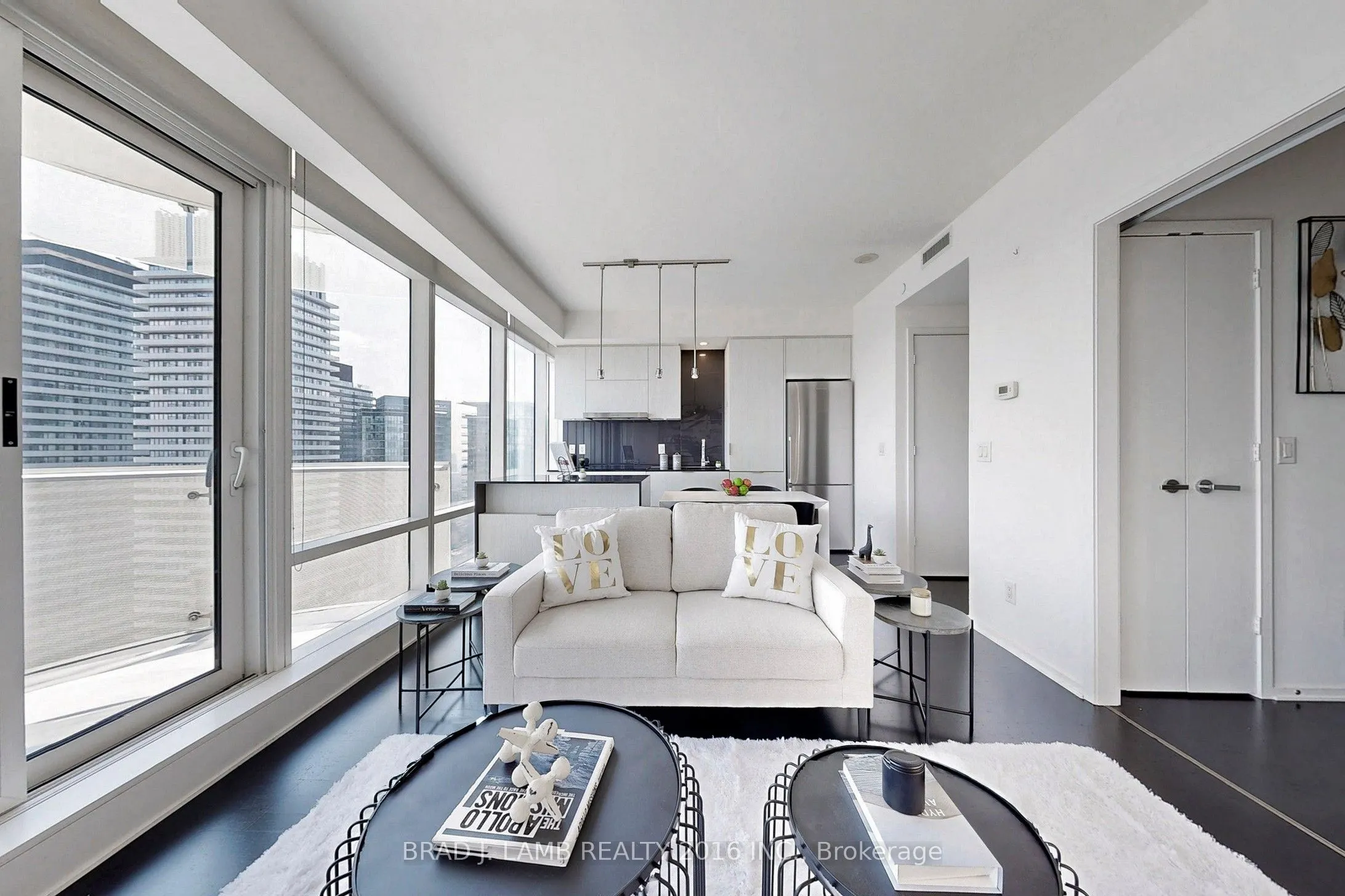1 Bloor Street E, #3903