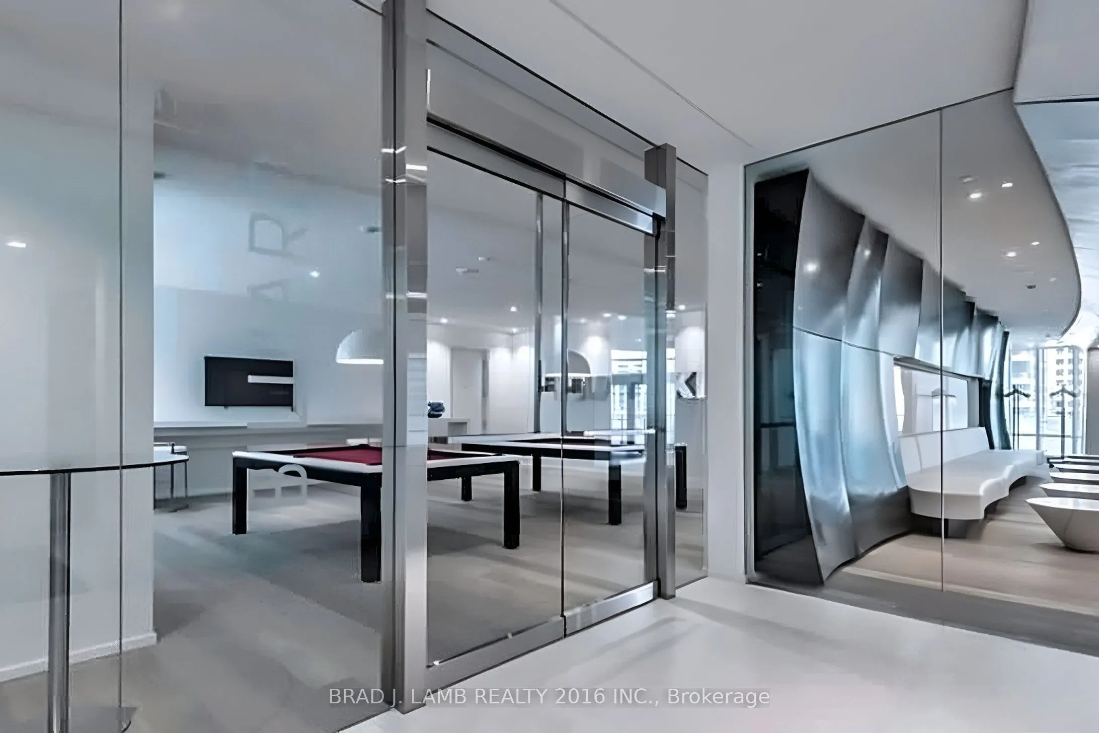 1 Bloor Street E, #3903