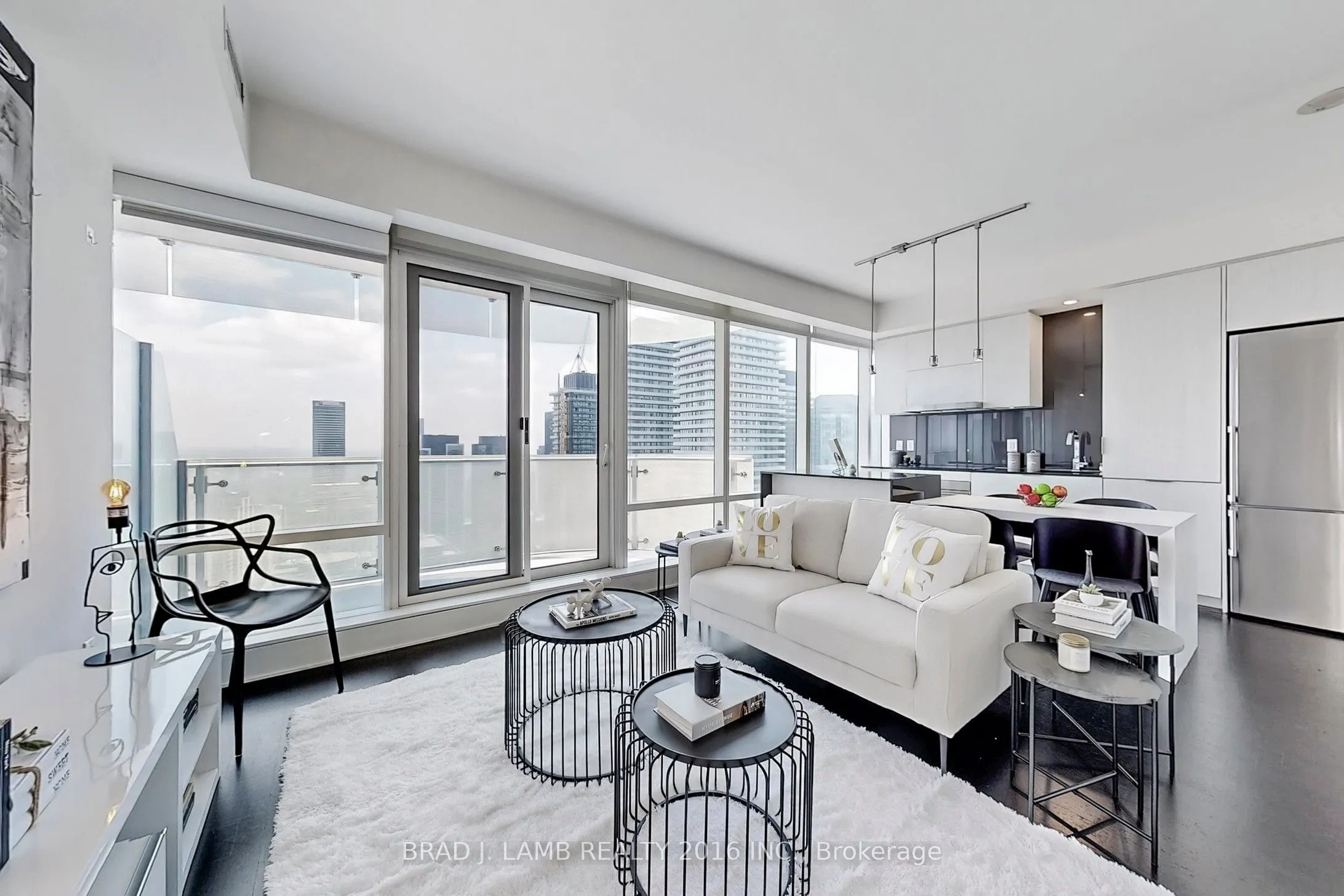 1 Bloor Street E, #3903