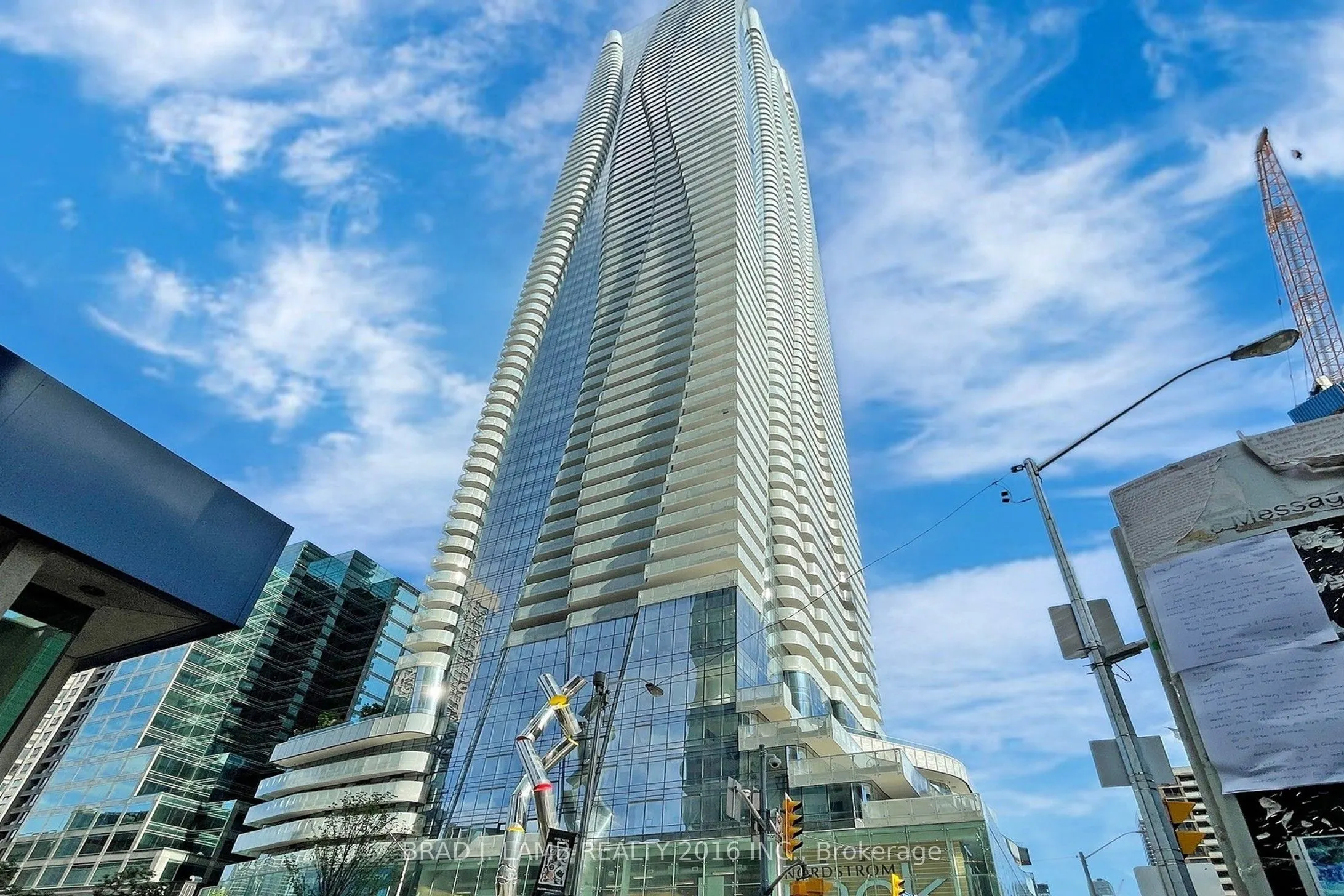 1 Bloor Street E, #3903