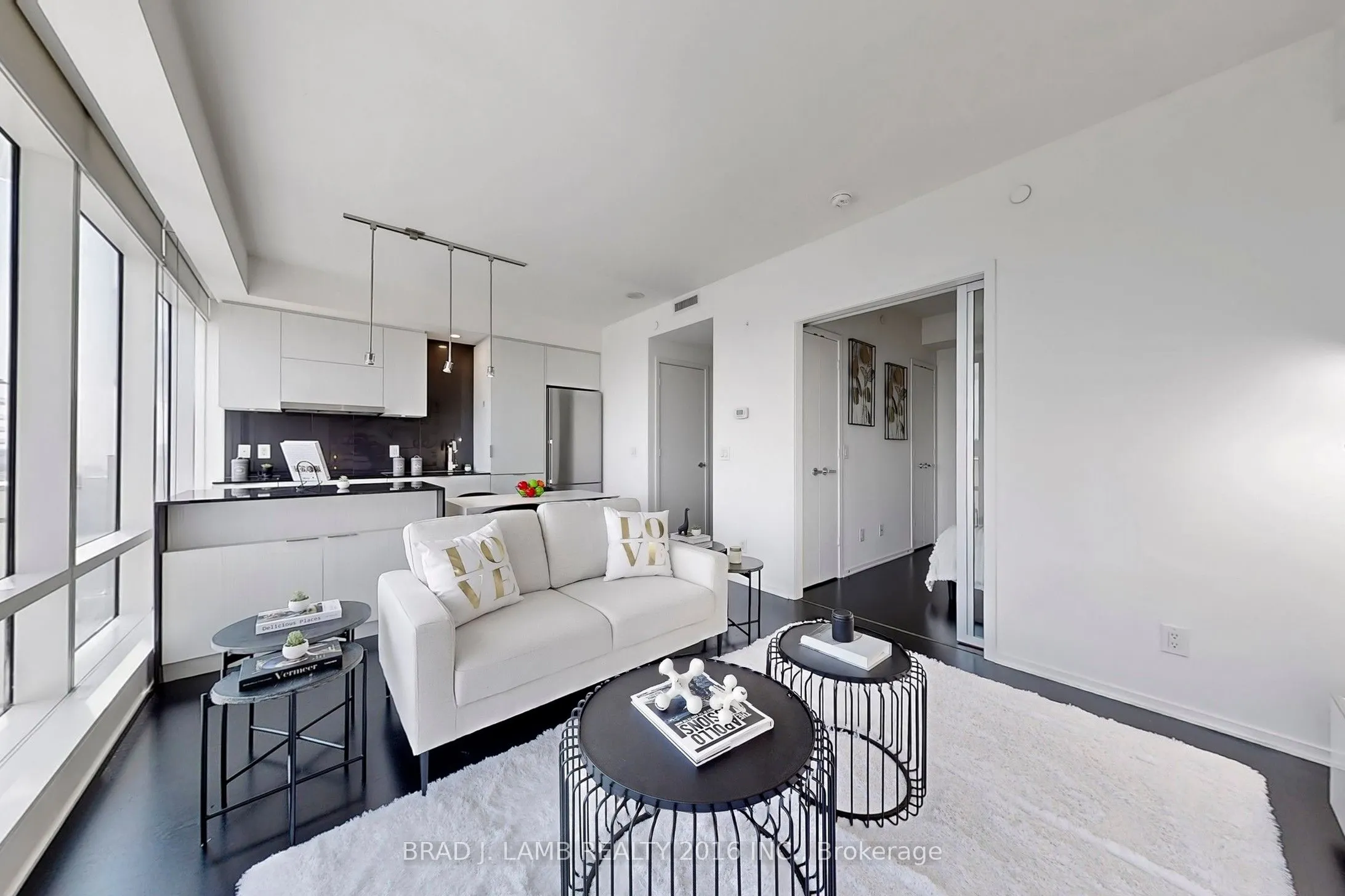 1 Bloor Street E, #3903