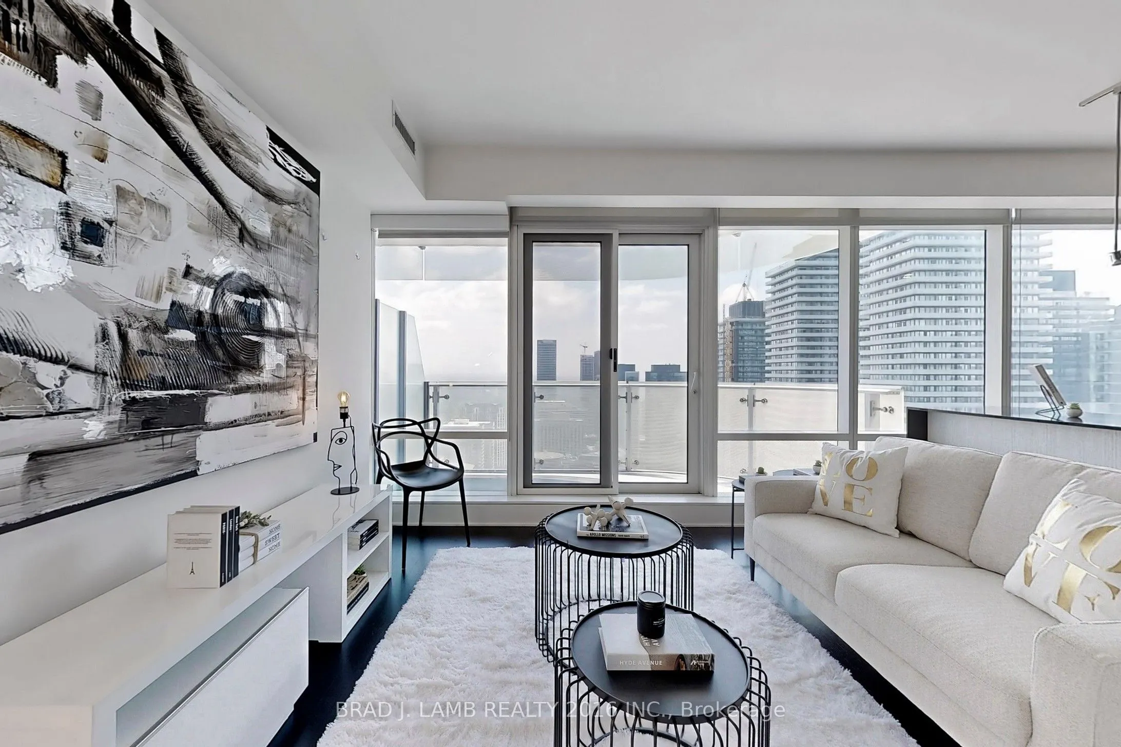1 Bloor Street E, #3903