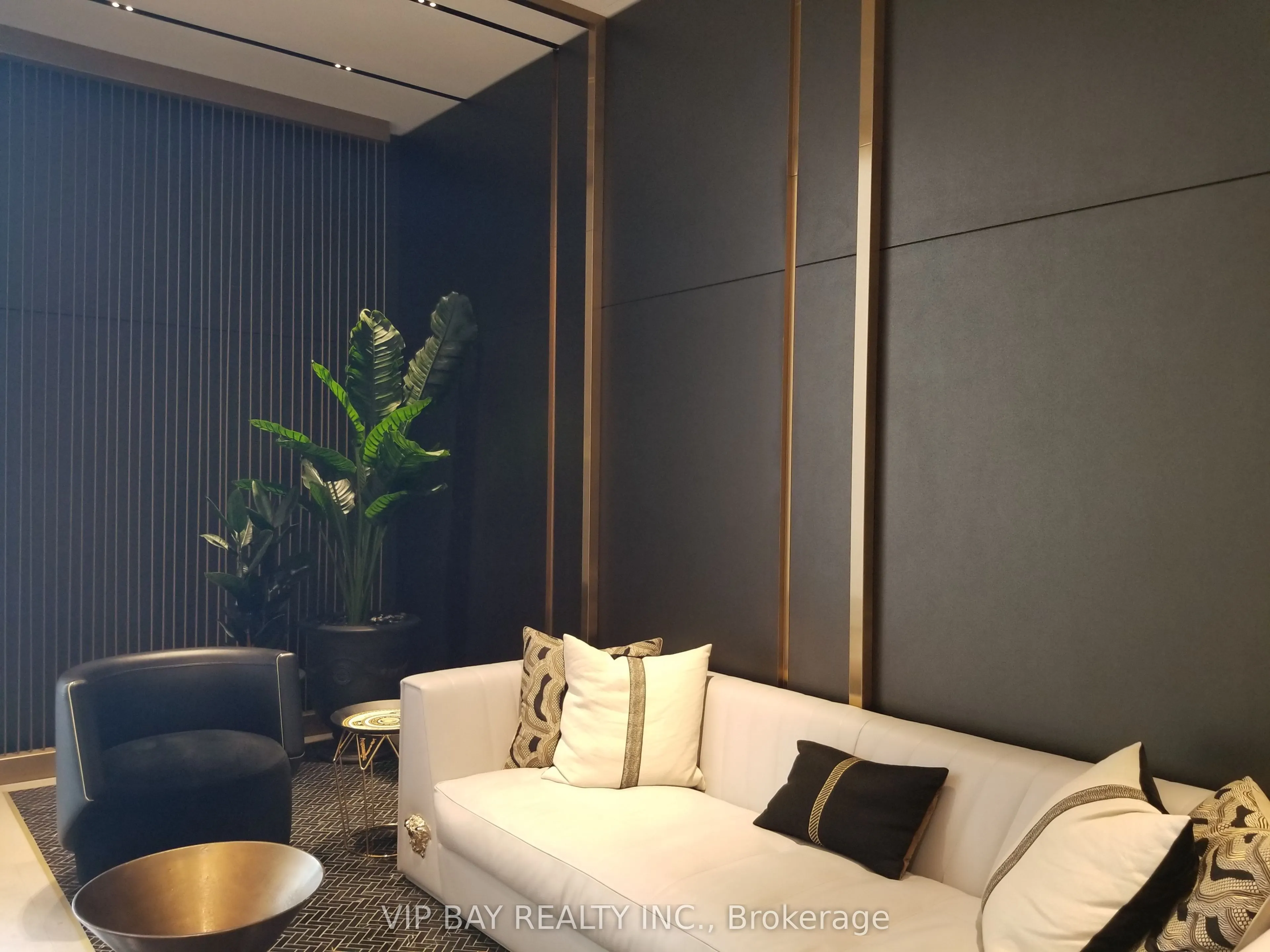 319 Jarvis Street, #4710