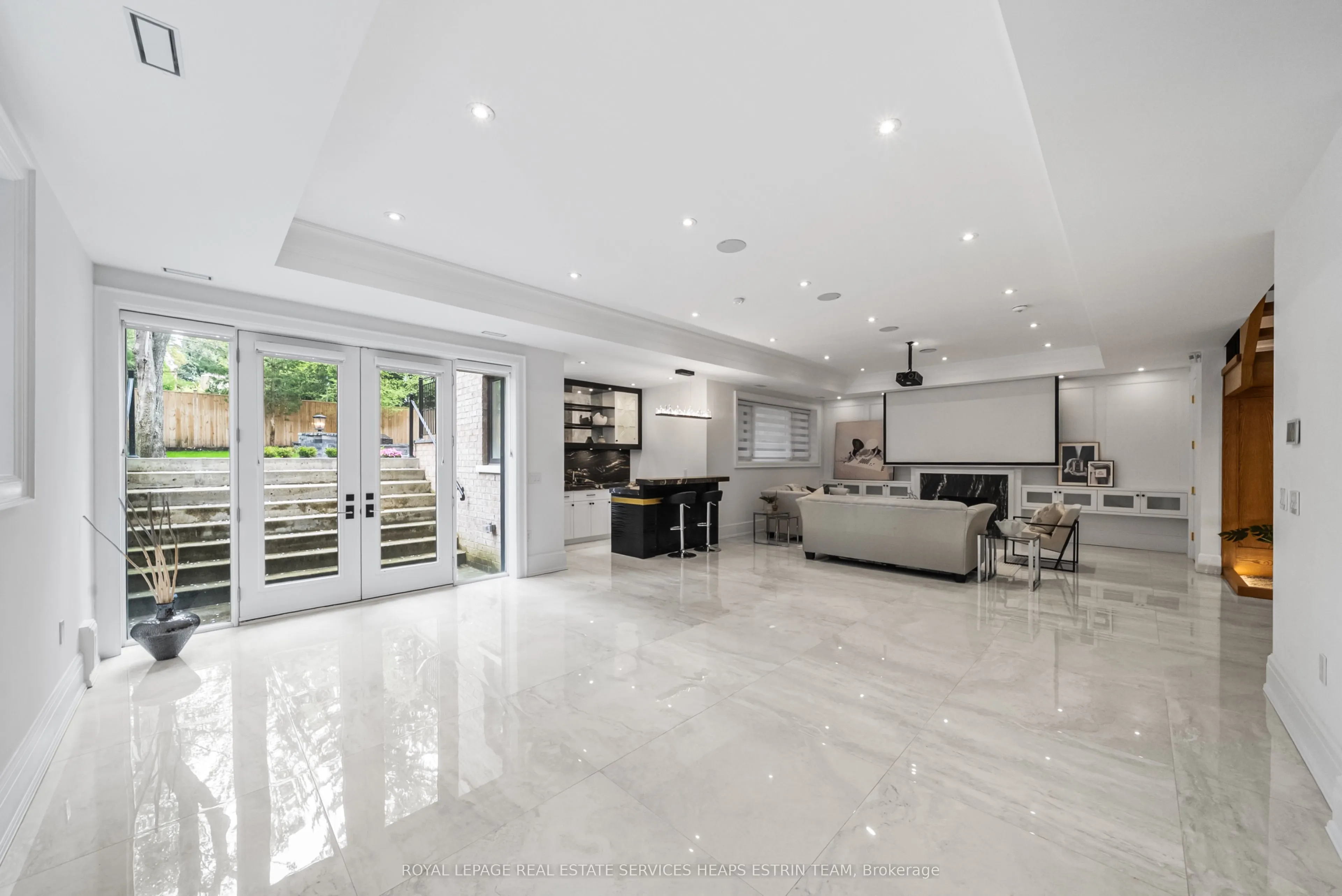 148 Munro Boulevard