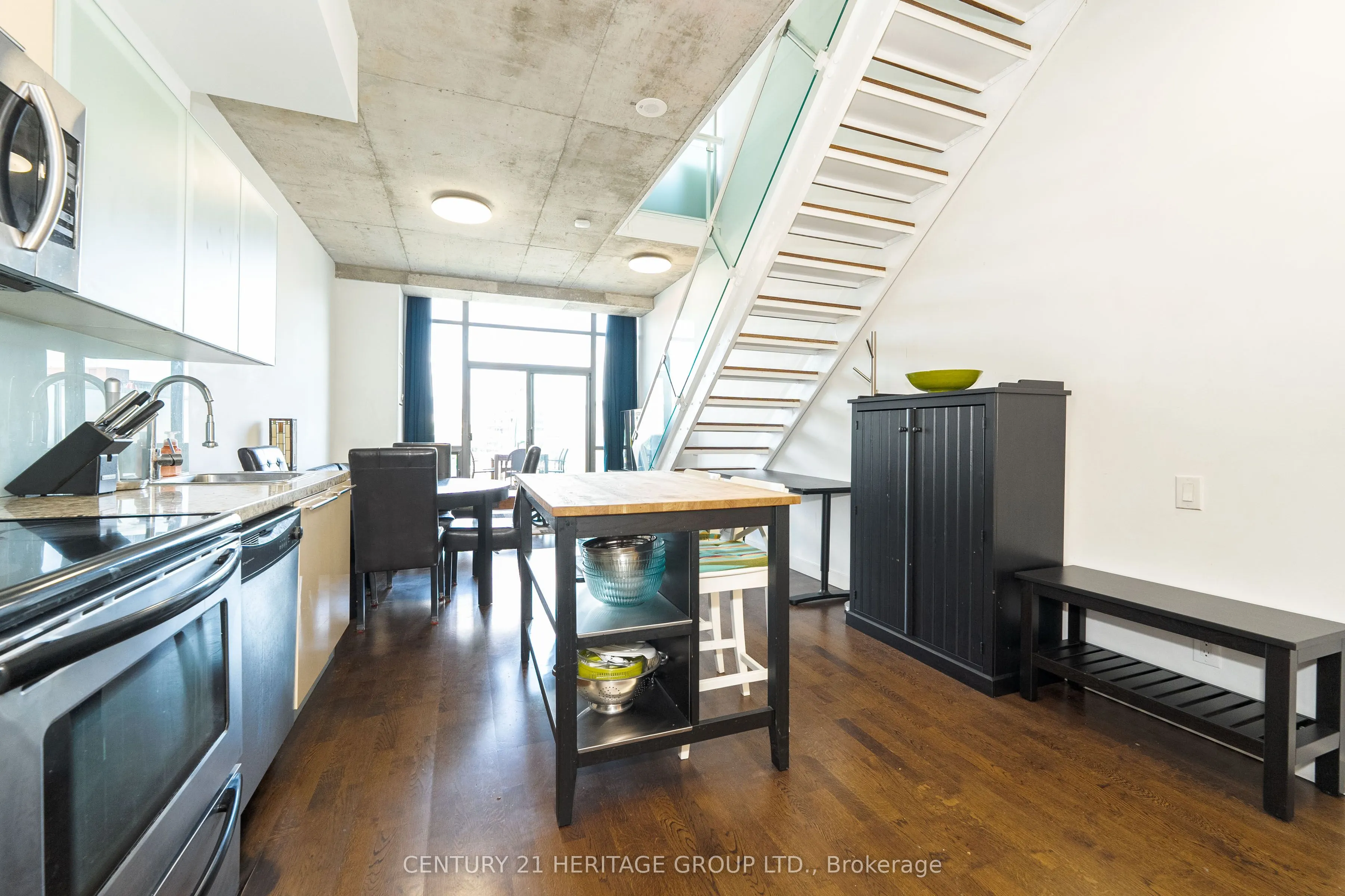 33 Mill Street, #607