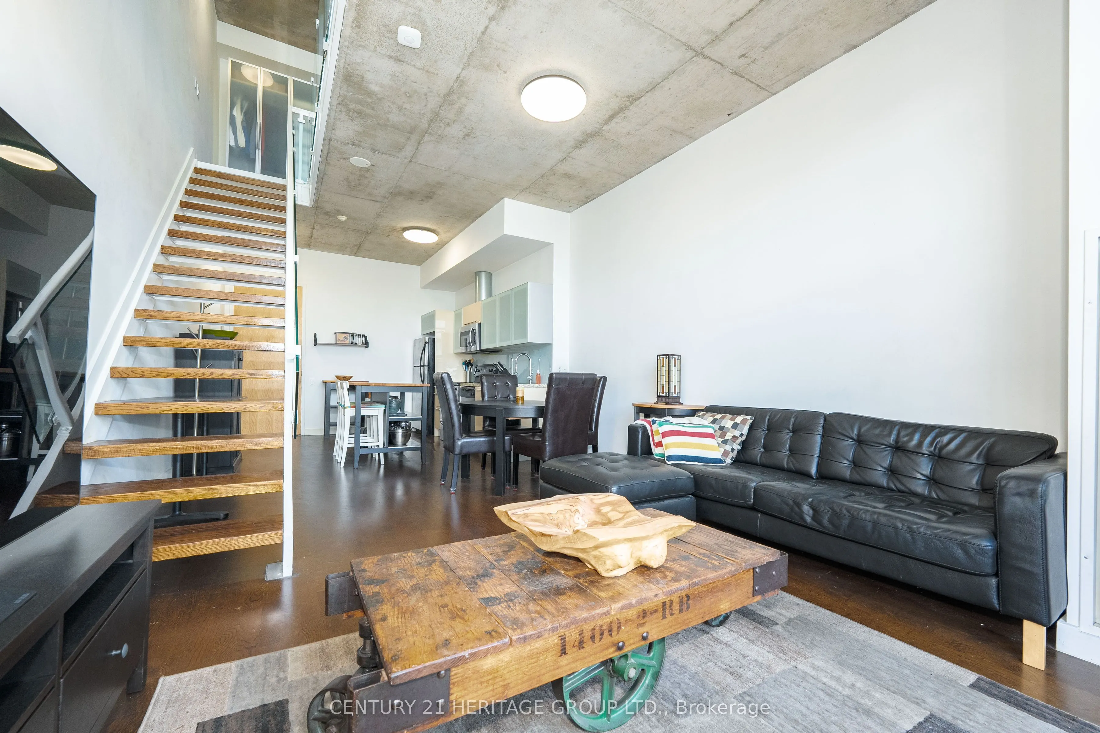 33 Mill Street, #607