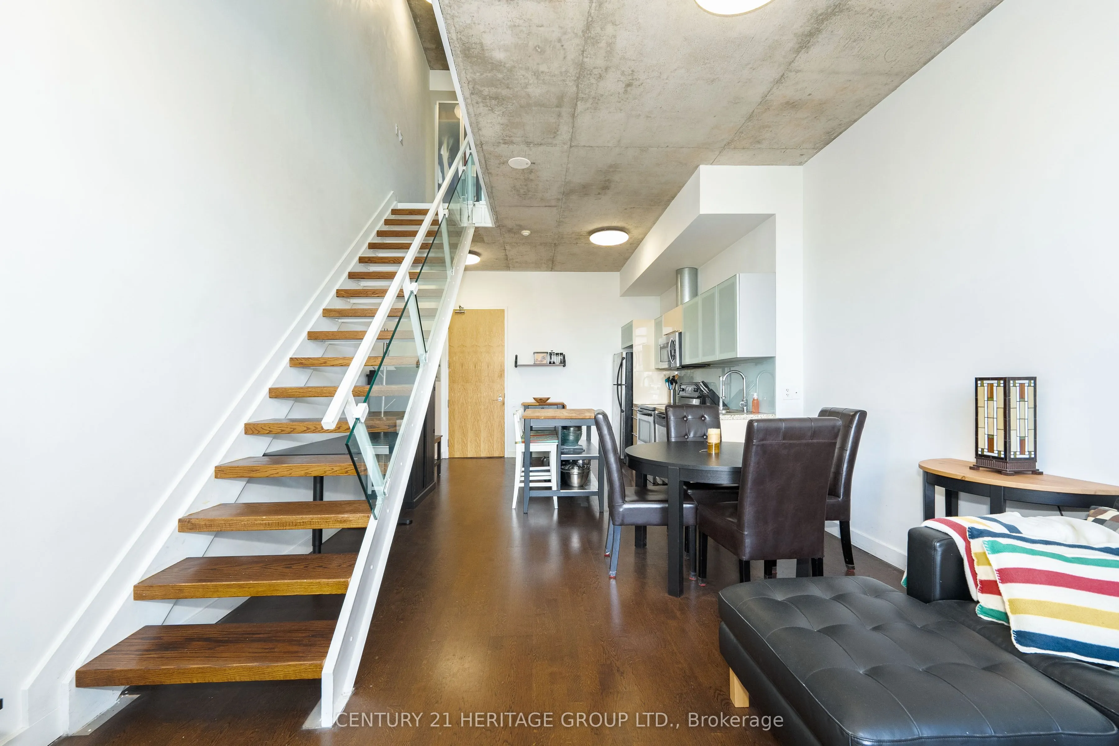 33 Mill Street, #607