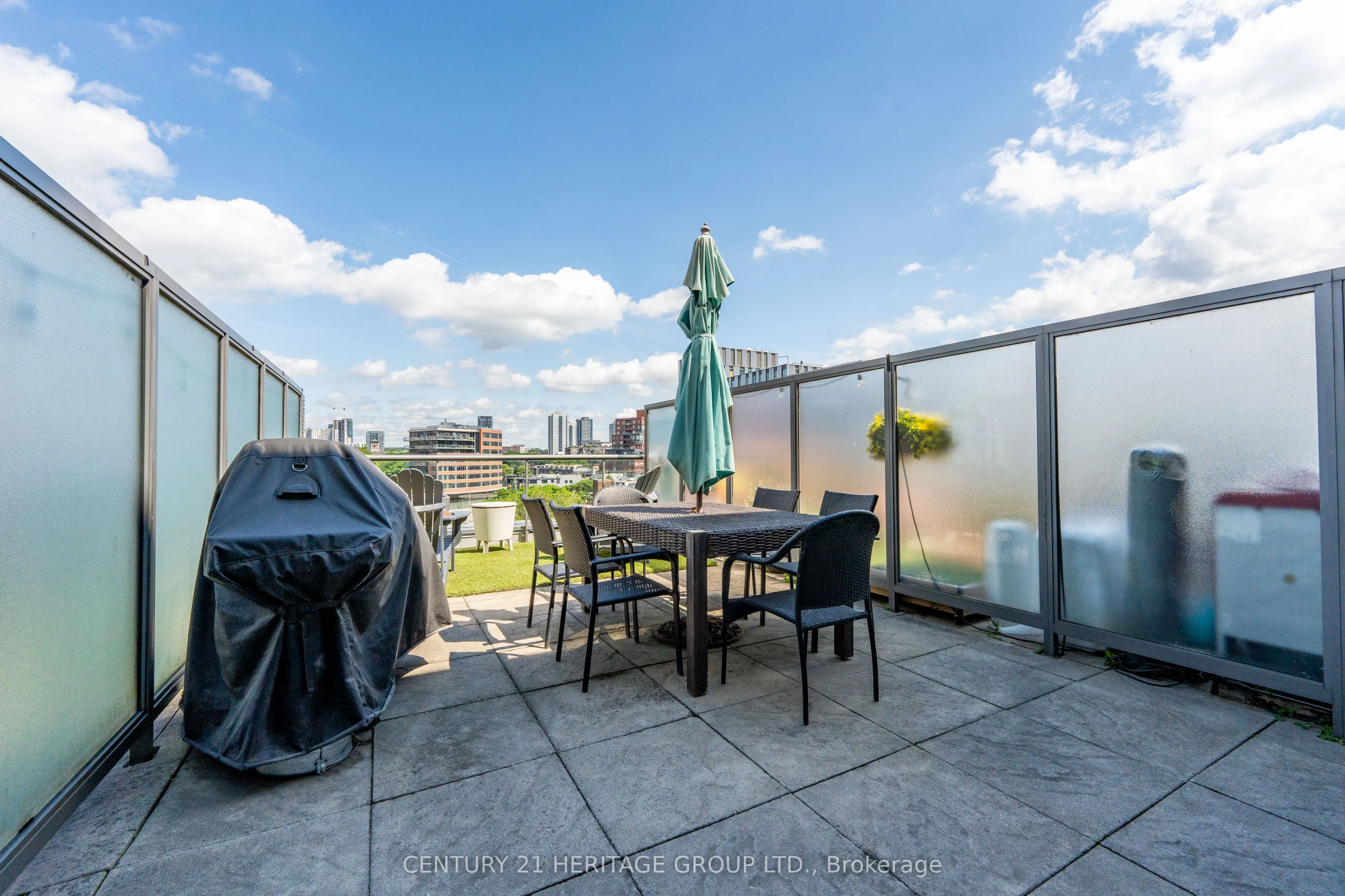 33 Mill Street, #607