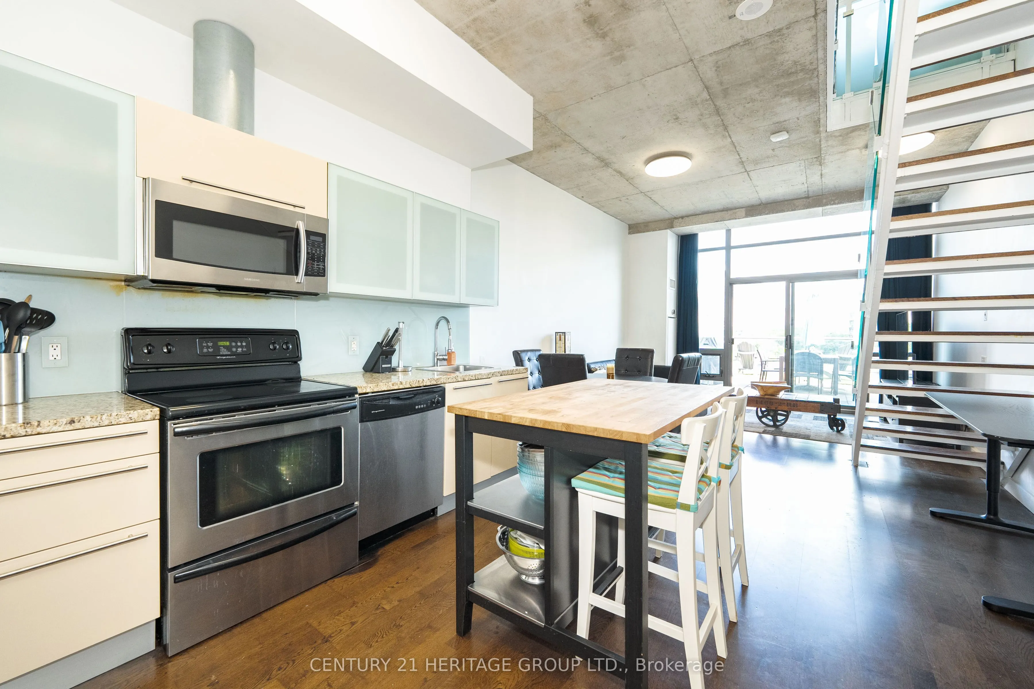 33 Mill Street, #607