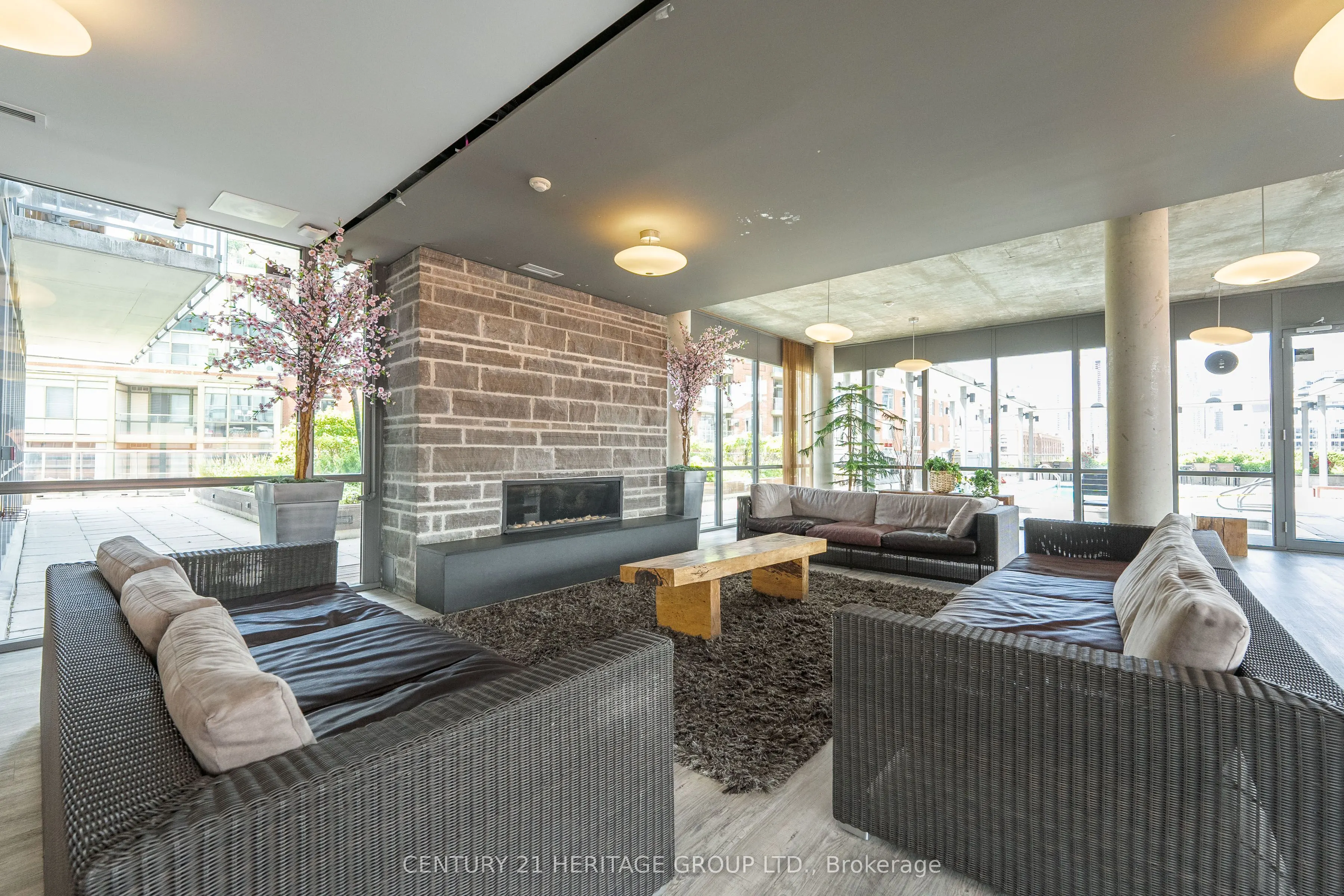 33 Mill Street, #607