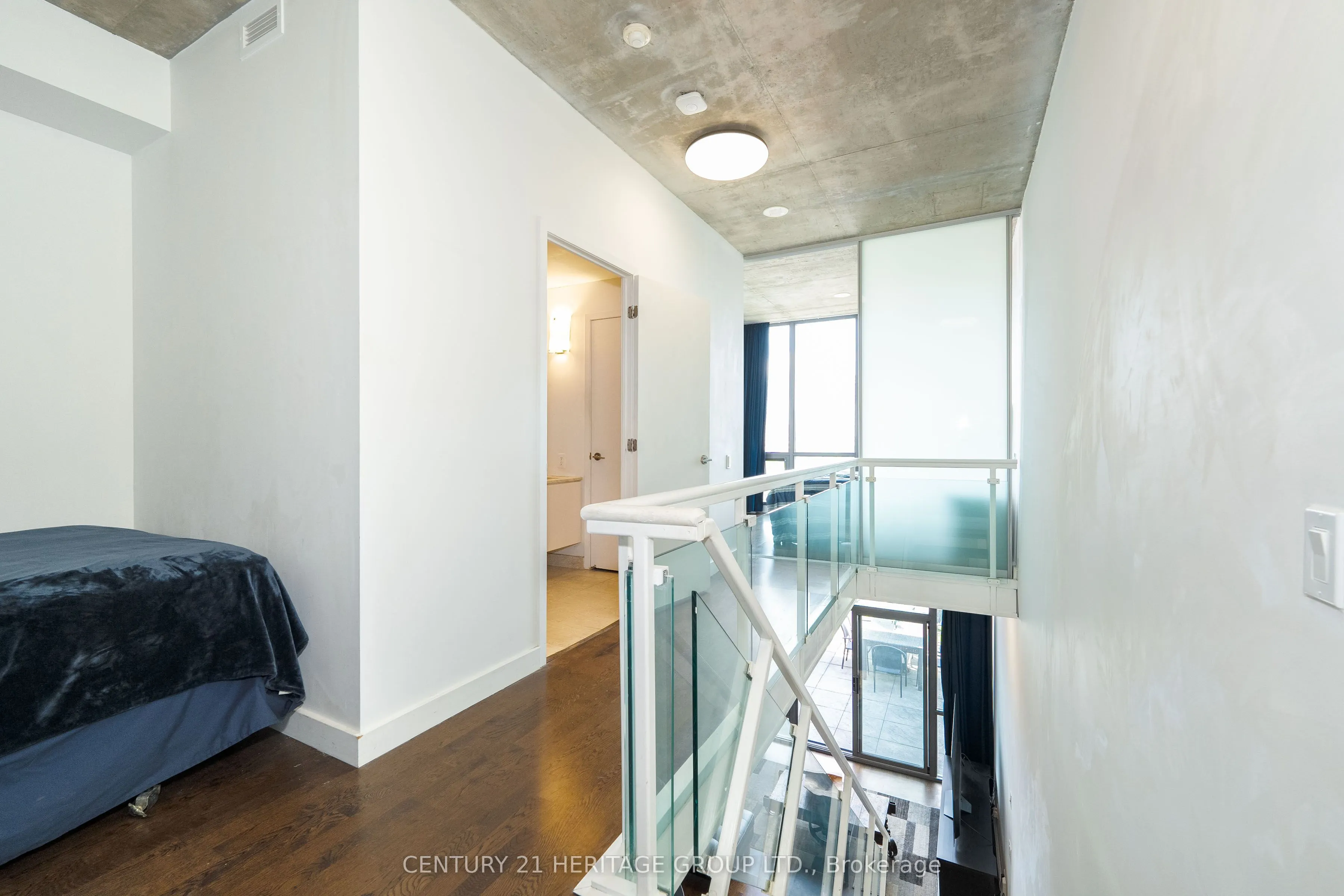 33 Mill Street, #607
