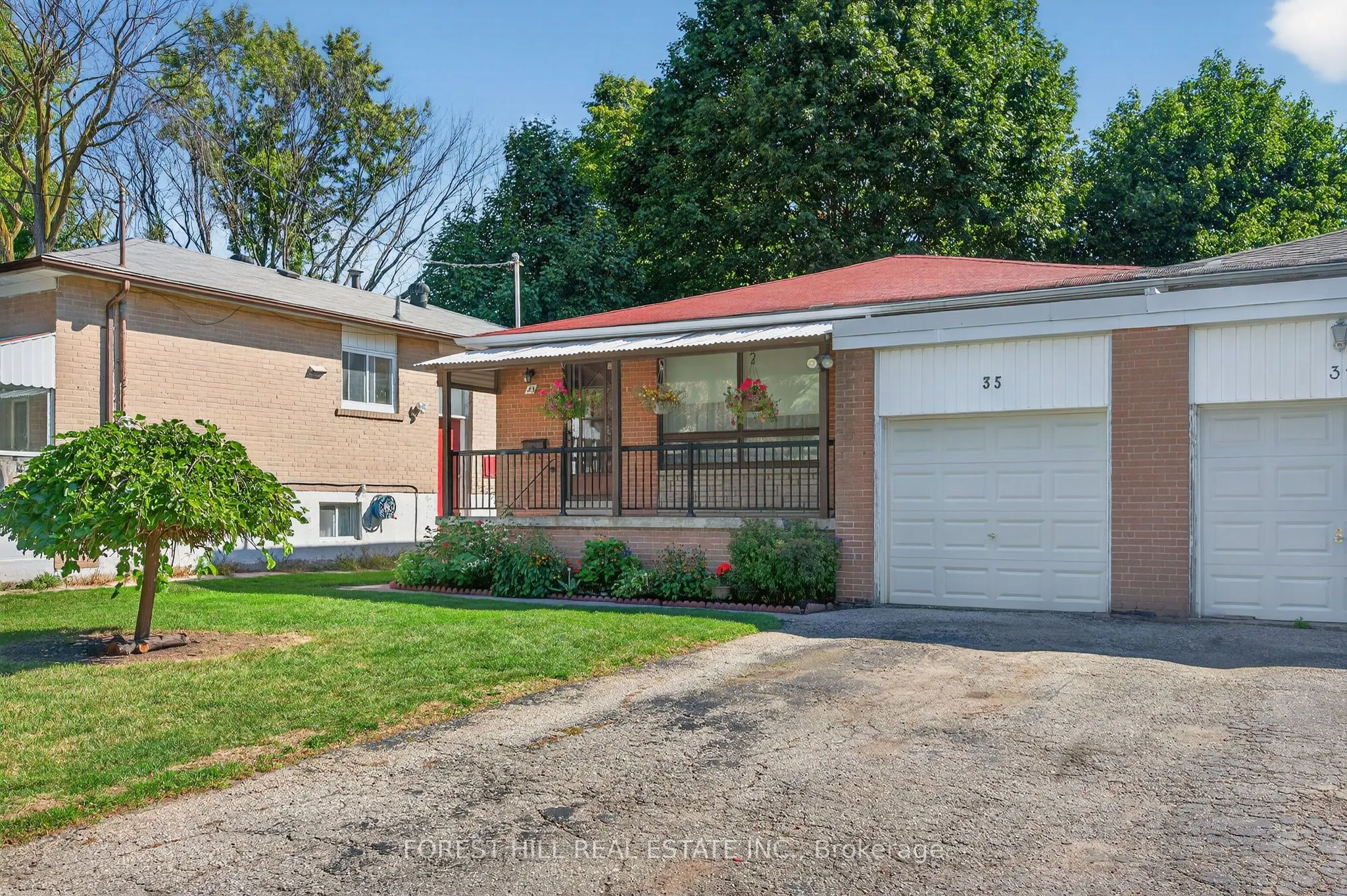 35 Regatta Crescent
