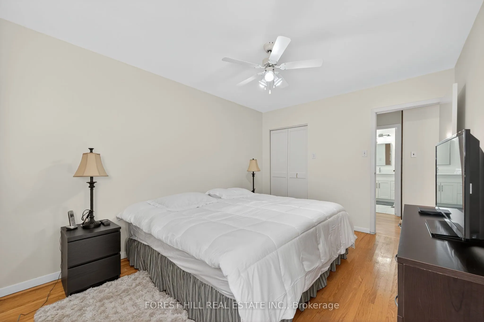 35 Regatta Crescent