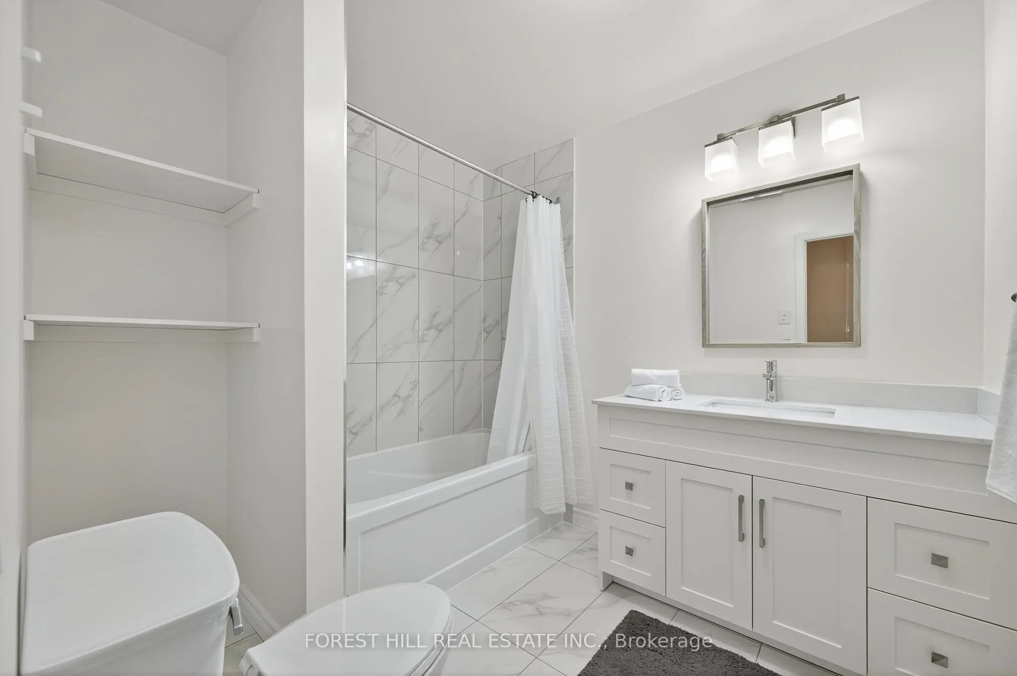 35 Regatta Crescent