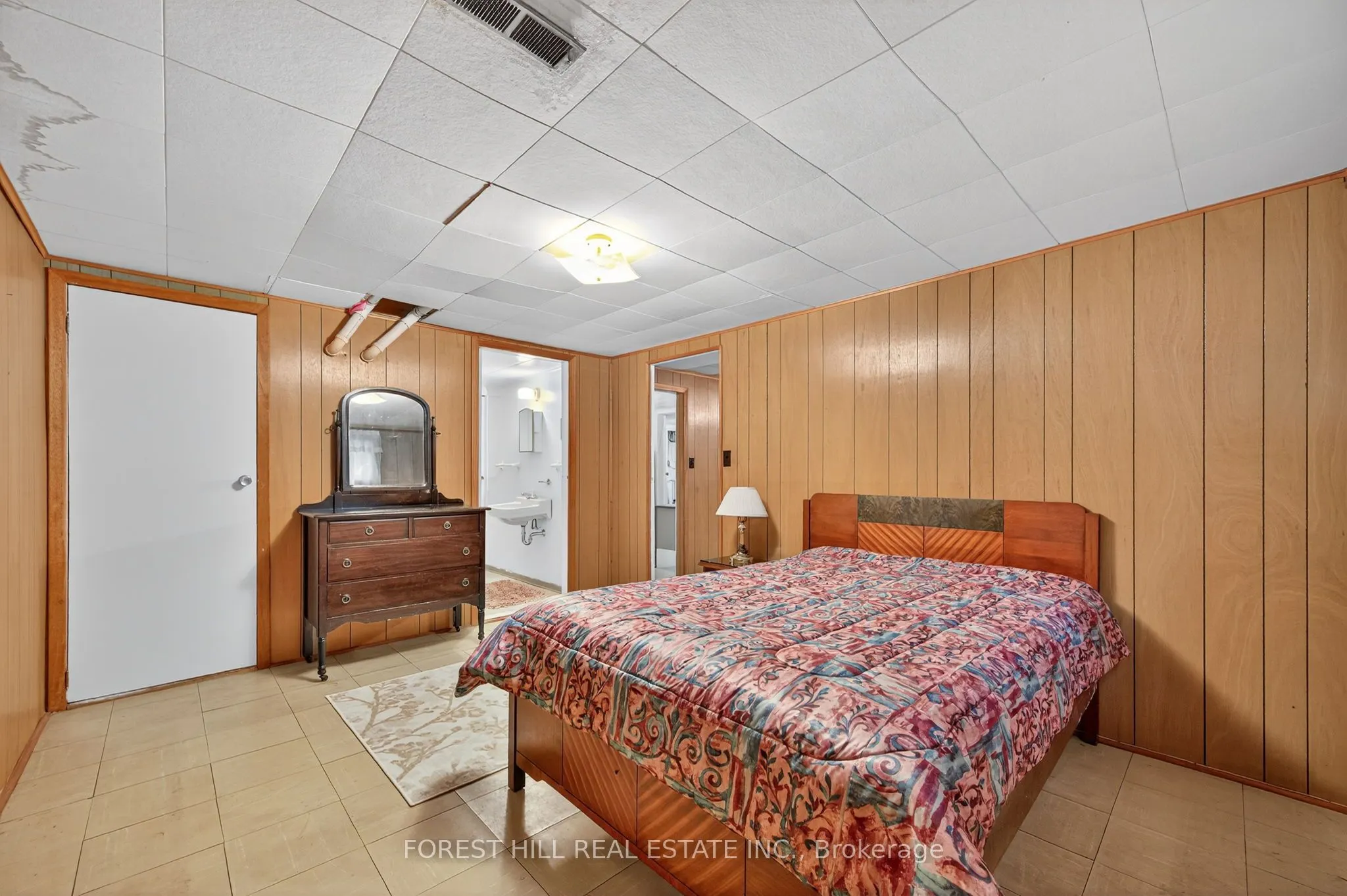 35 Regatta Crescent