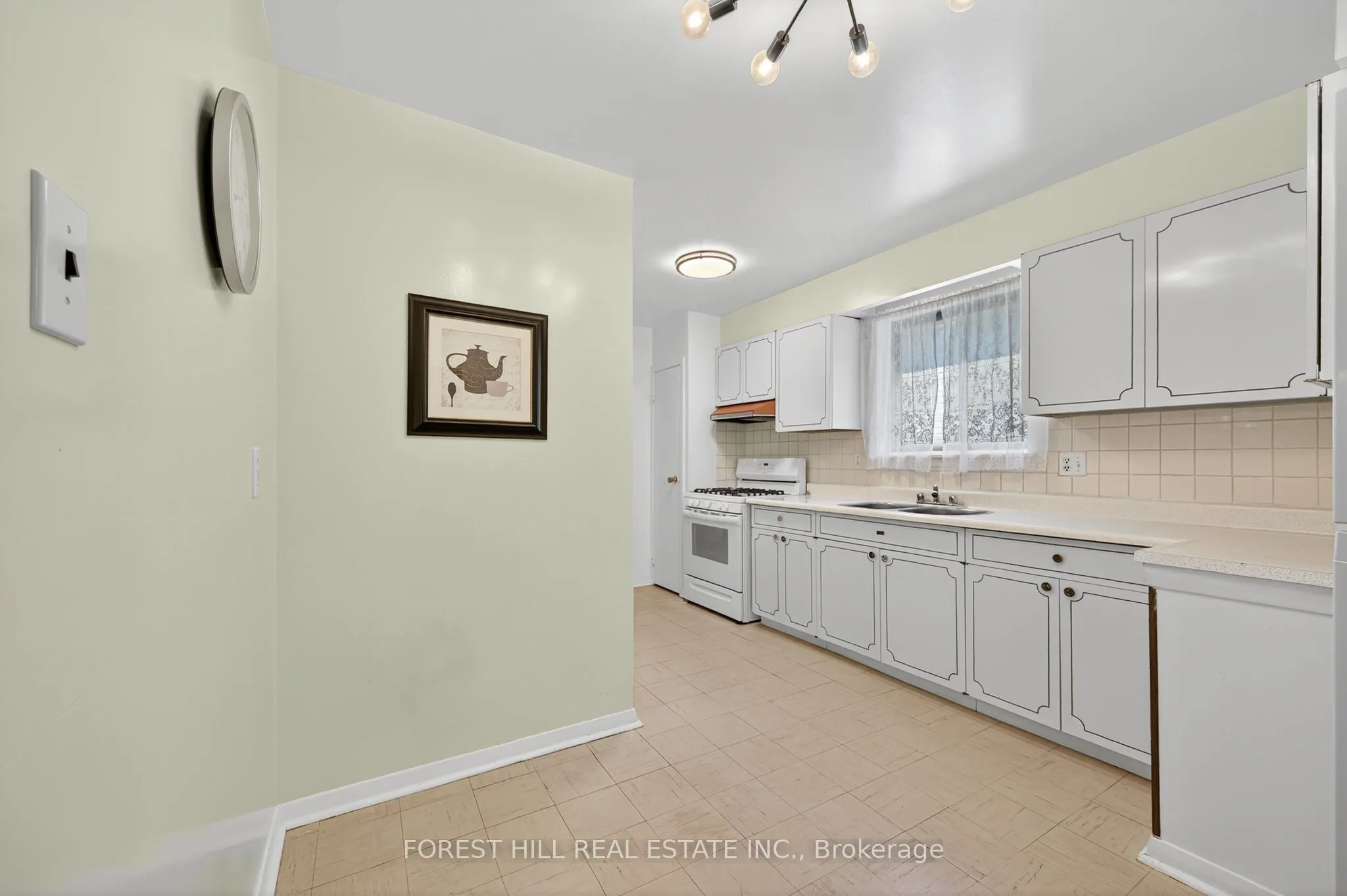 35 Regatta Crescent