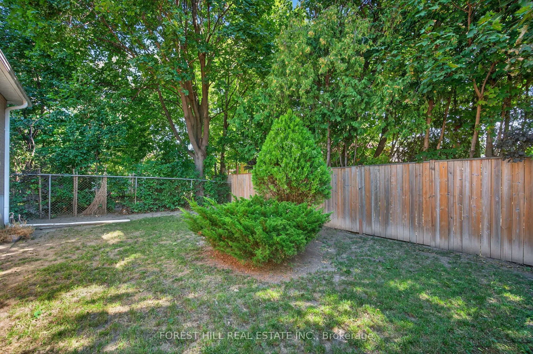 35 Regatta Crescent