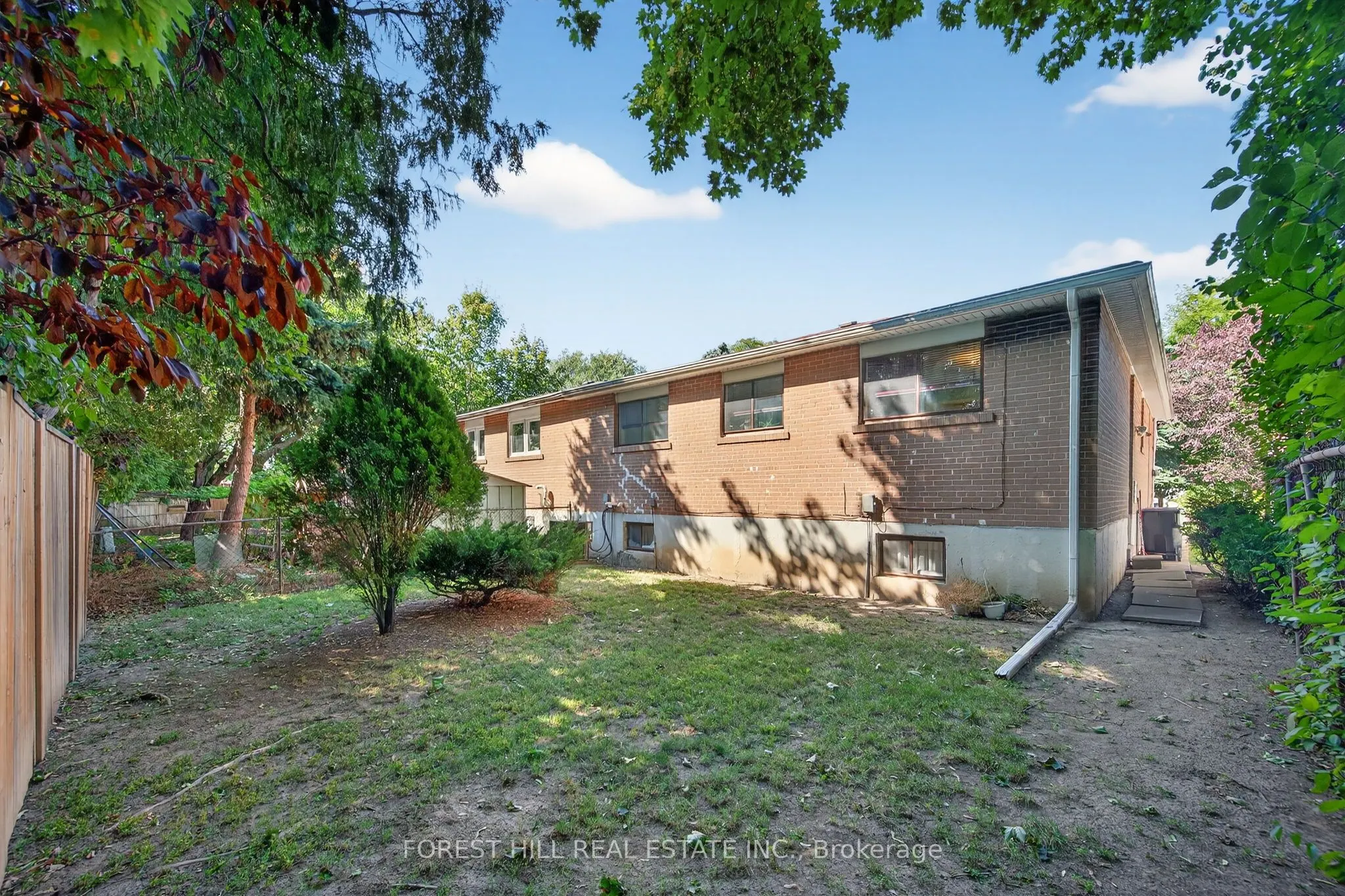 35 Regatta Crescent