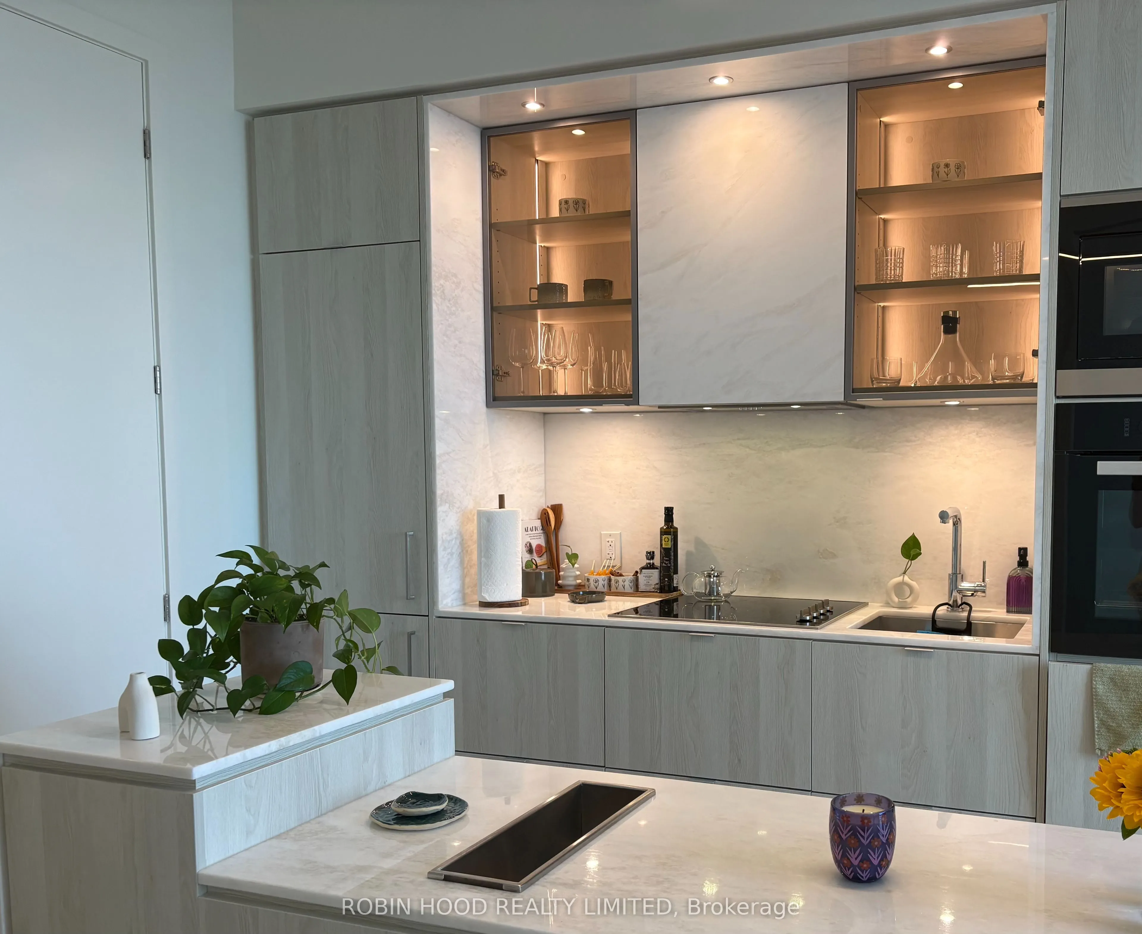 11 Yorkville Avenue, #5808