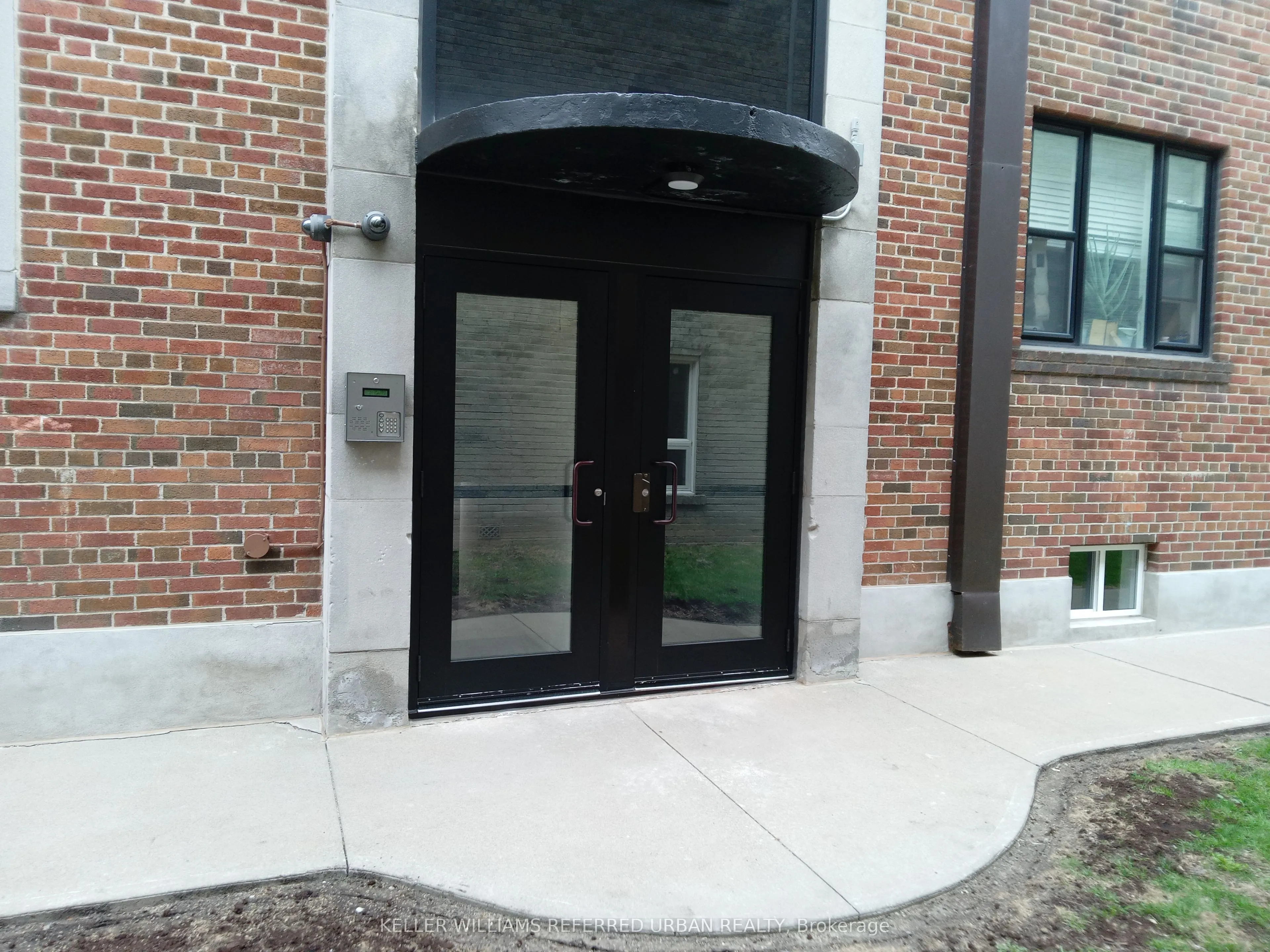 464 Summerhill Avenue, #3