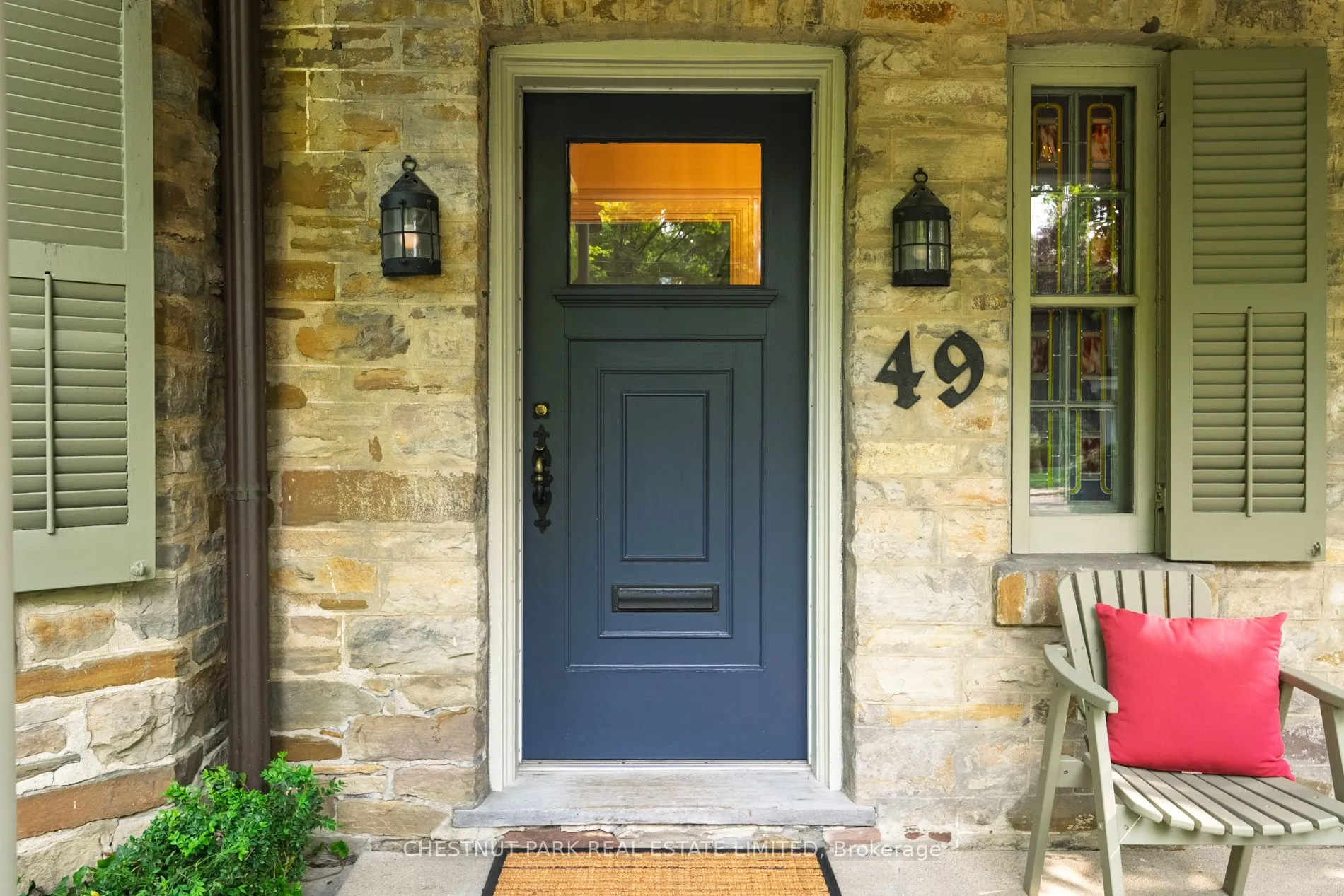 49 Roxborough Street