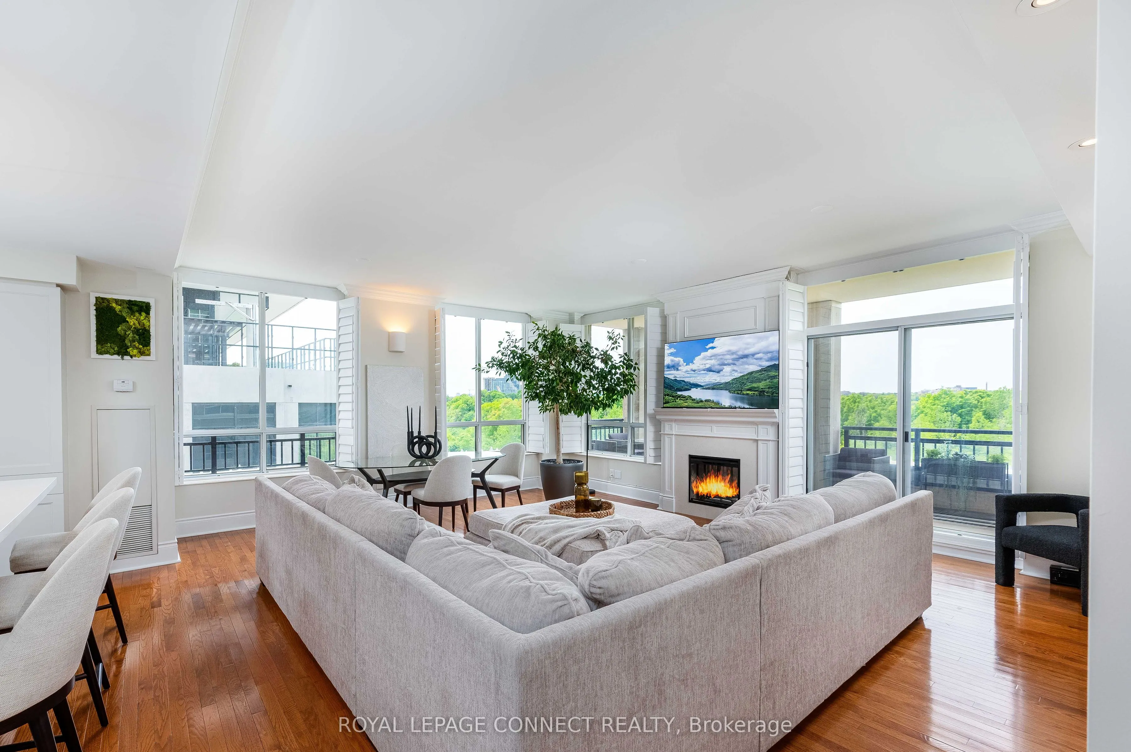 1101 Leslie Street, #403