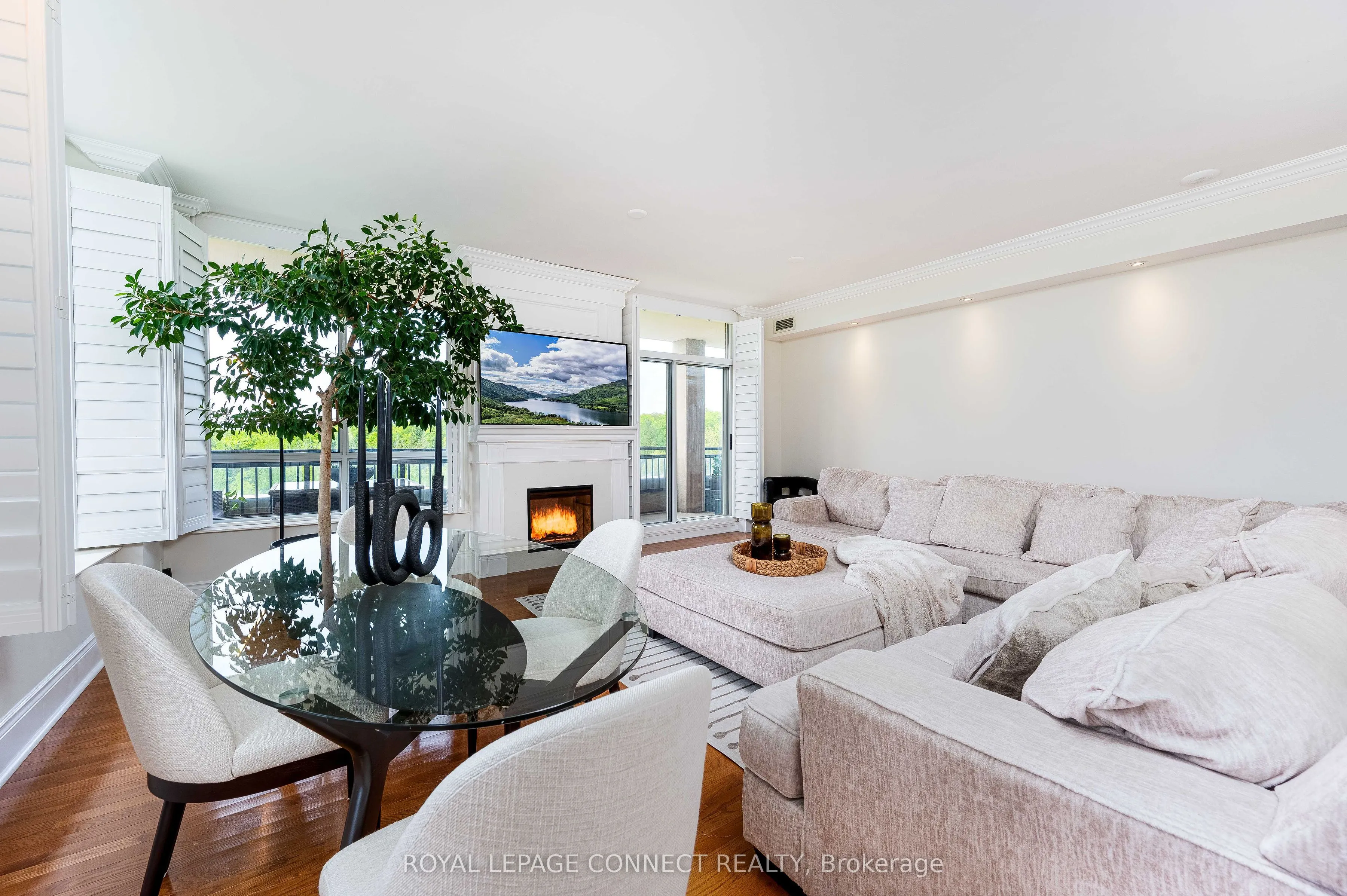 1101 Leslie Street, #403