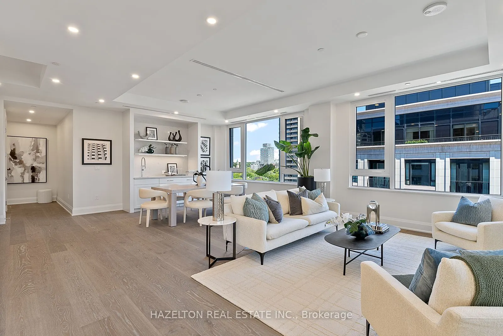 128 Hazelton Avenue, #802