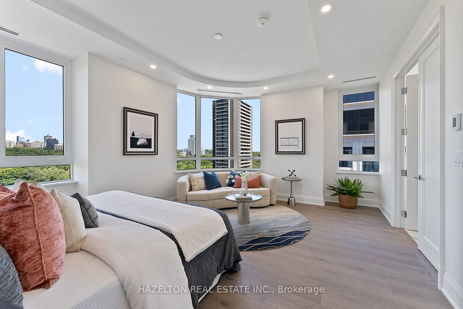 128 Hazelton Avenue, #802