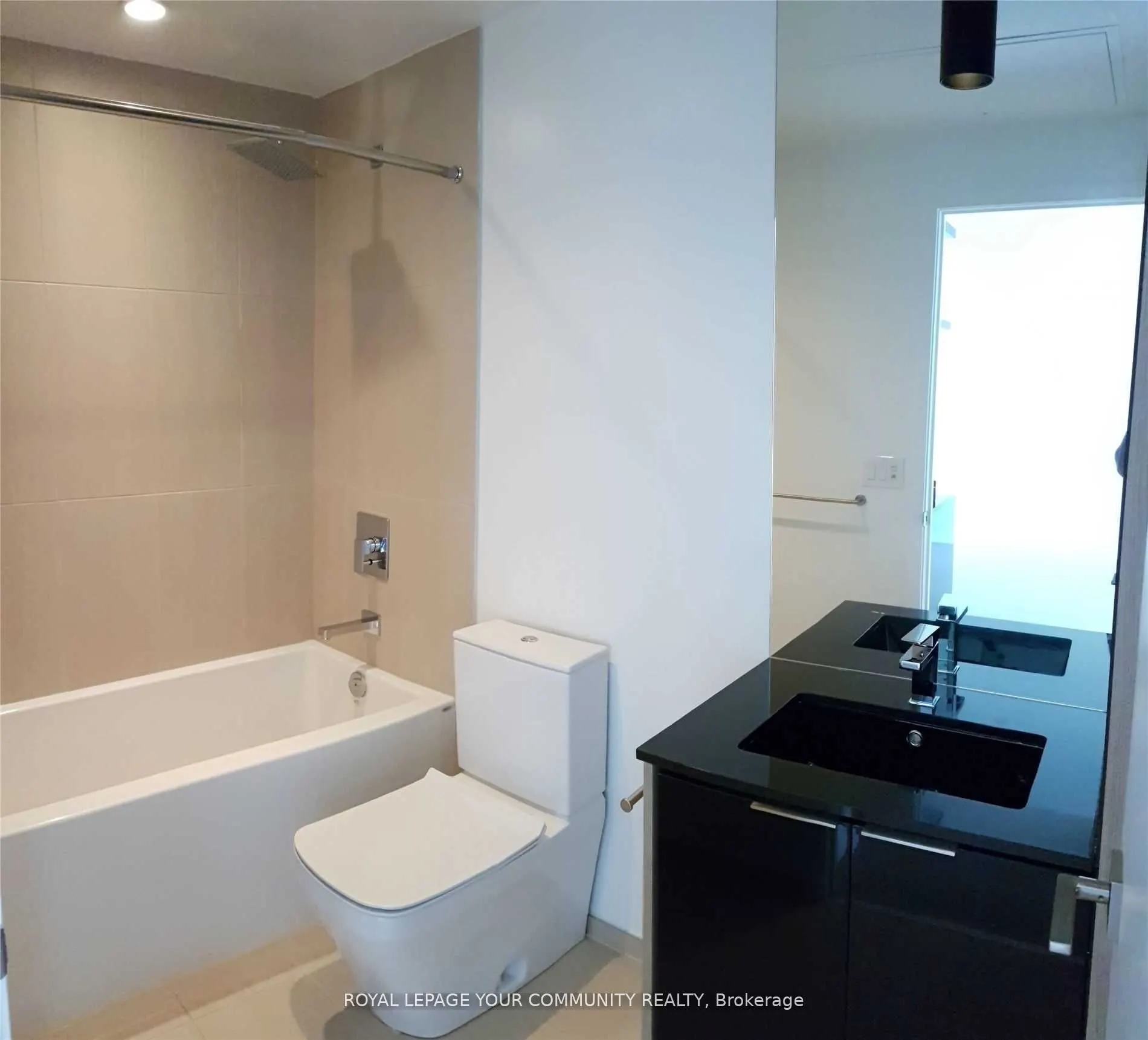 70 Temperance Street, #1516