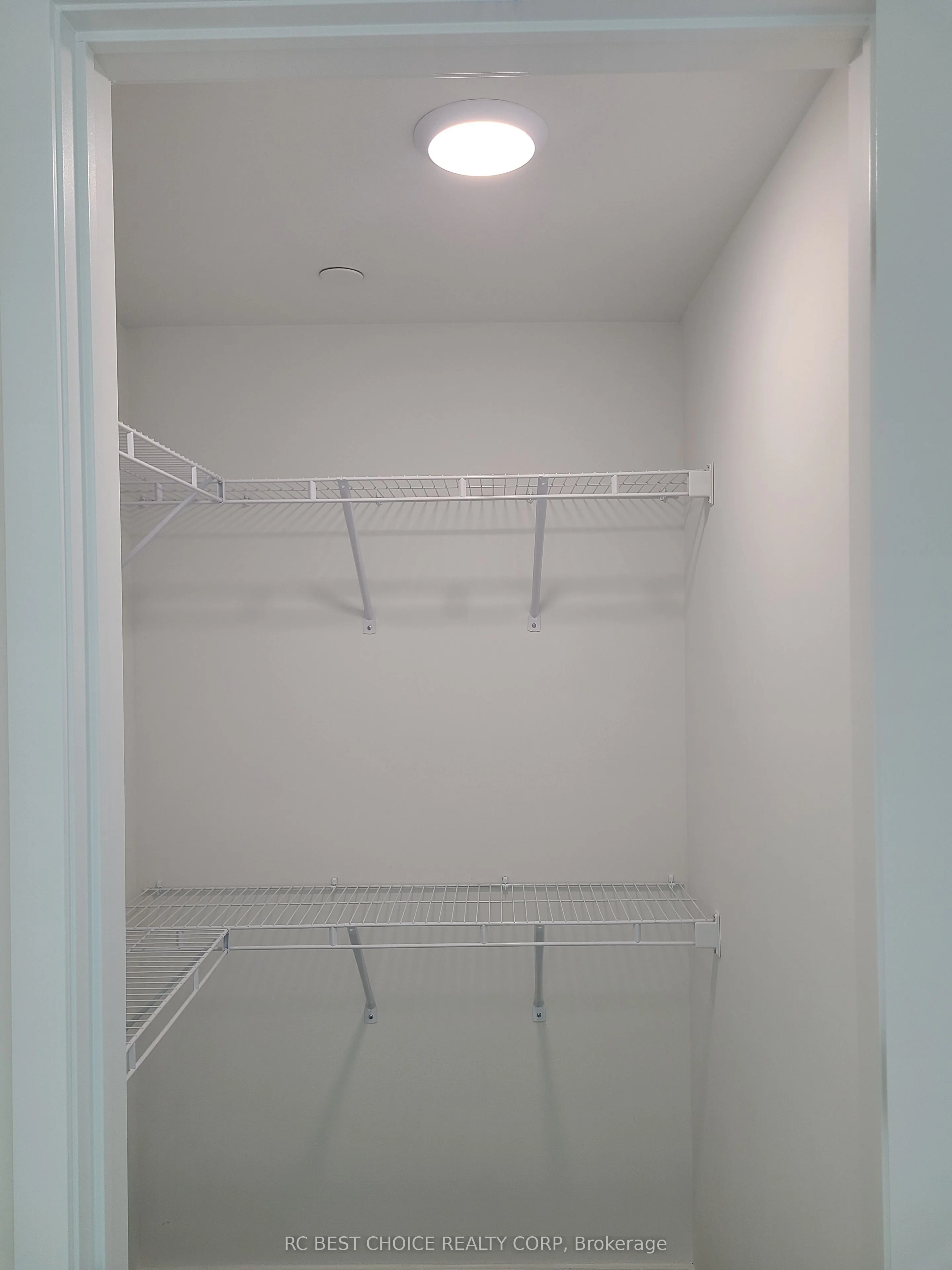 8 Tippett Rd Road, #1109
